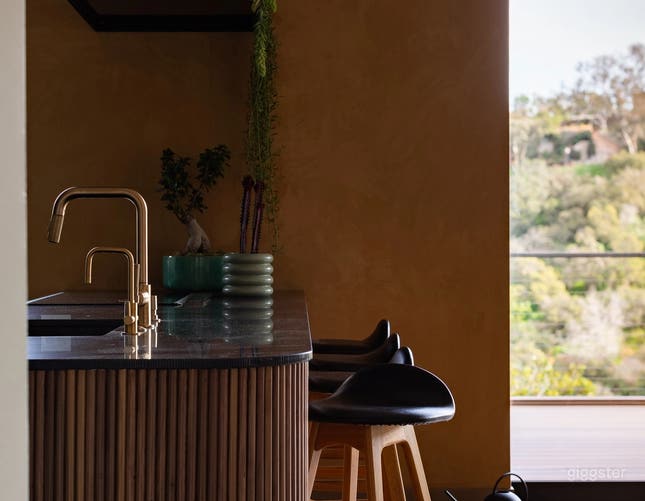 Luxury Laurel Canyon Film Location | Hollywood Hills View | Giggster