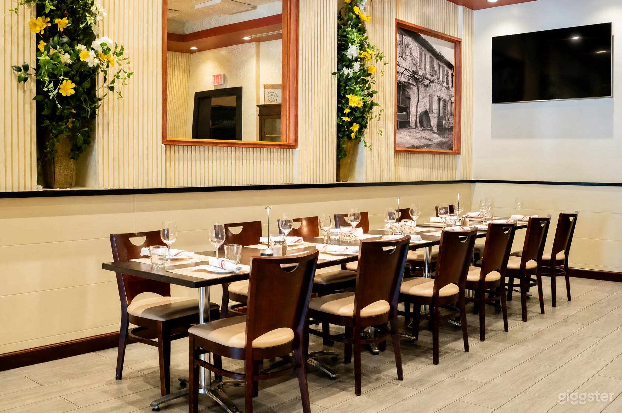 Private VIP Event Room at Italian Restaurant Photo 3