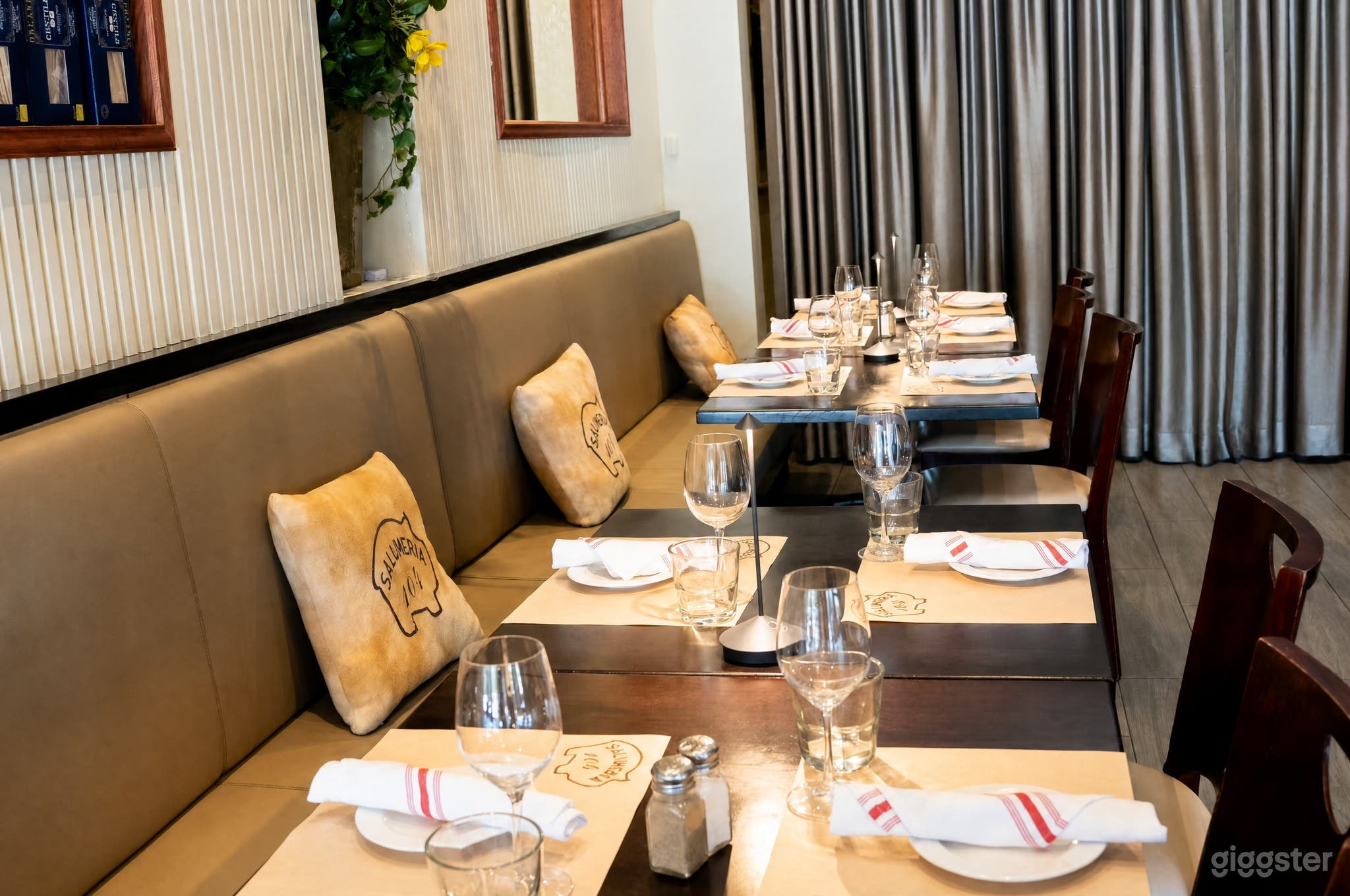 Private VIP Event Room at Italian Restaurant Photo 4