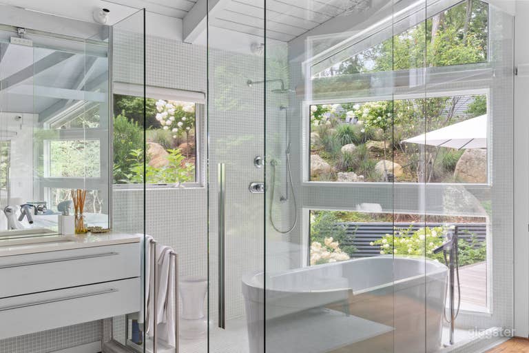  Modern Beach House Waterviews 