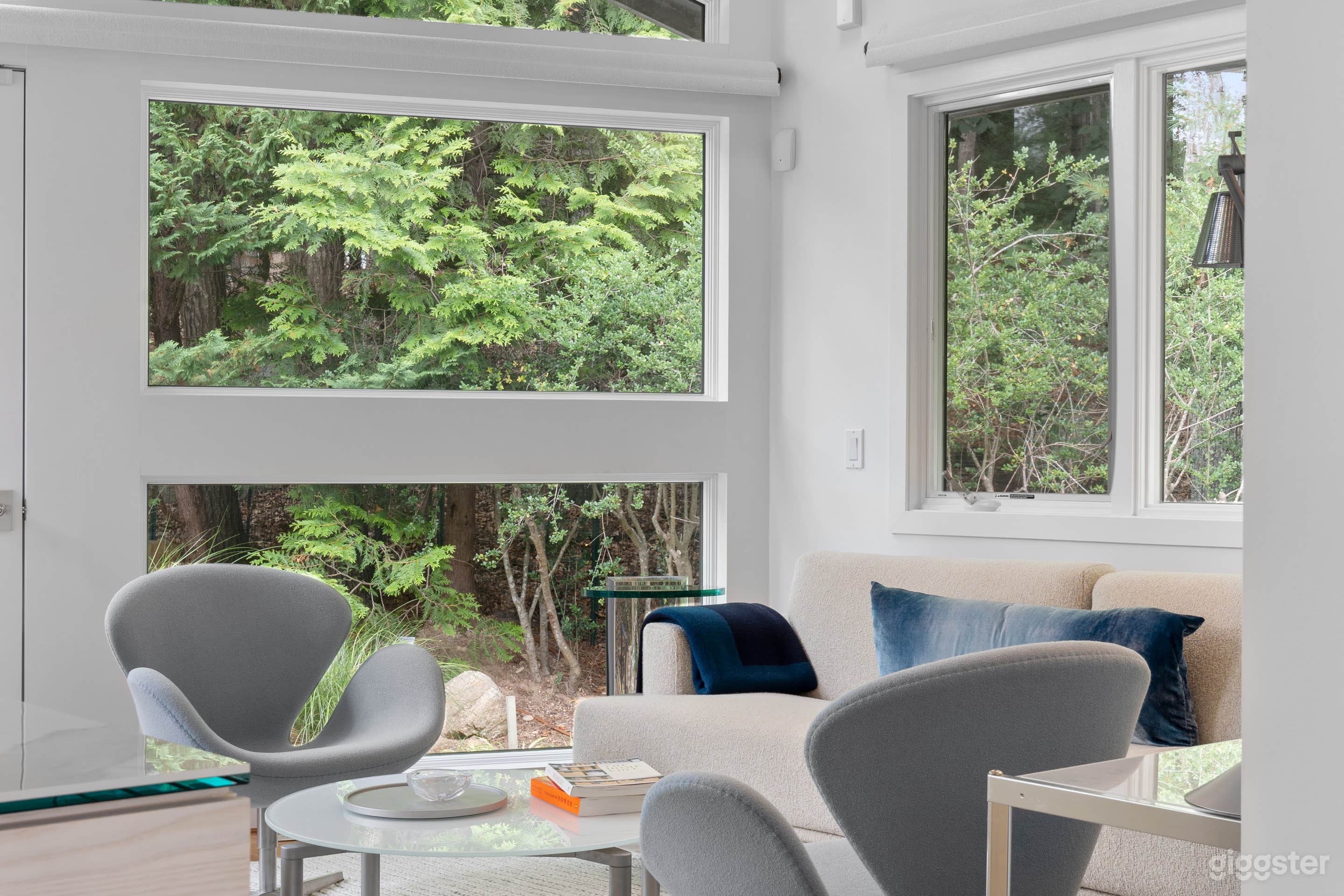 Modern Beach House Waterviews Photo 3