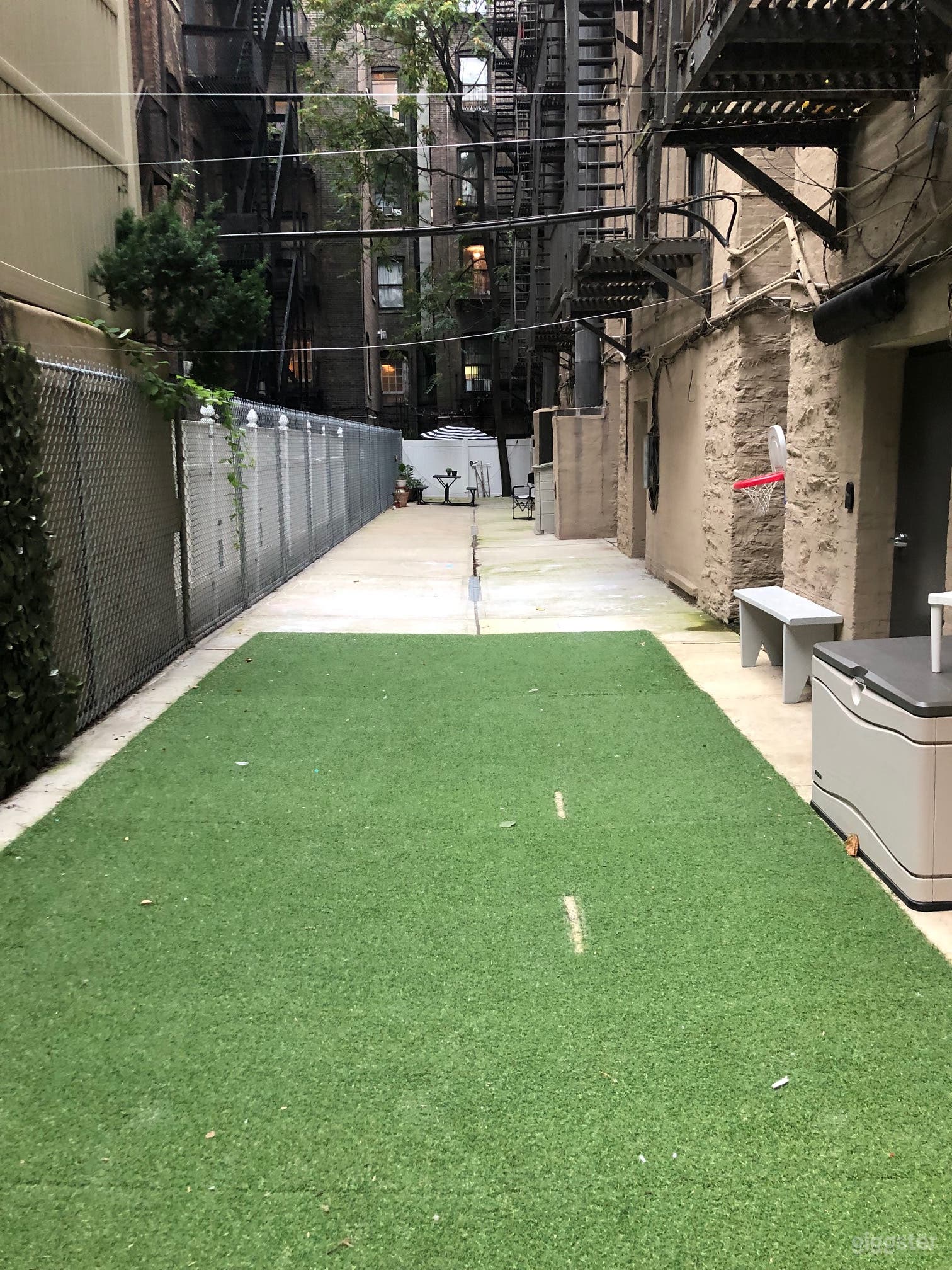 Outdoor backyard patio, view 2