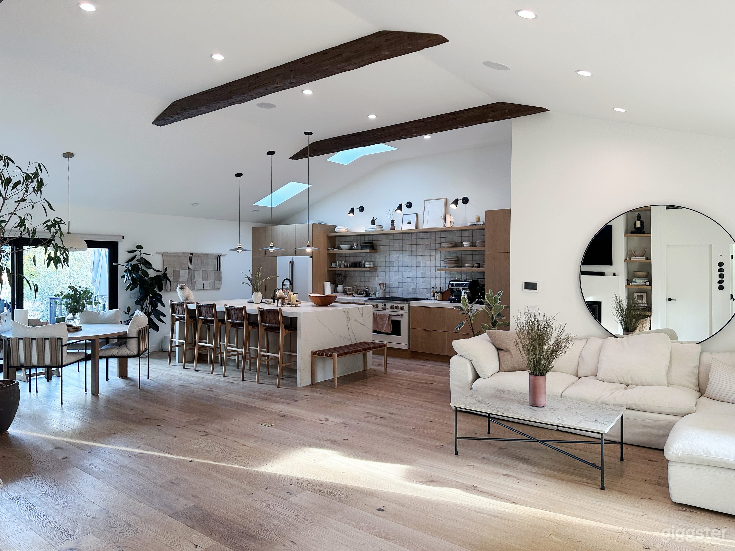 Eastside LA Modern Home Desert Garden / Debs Park Photo 2