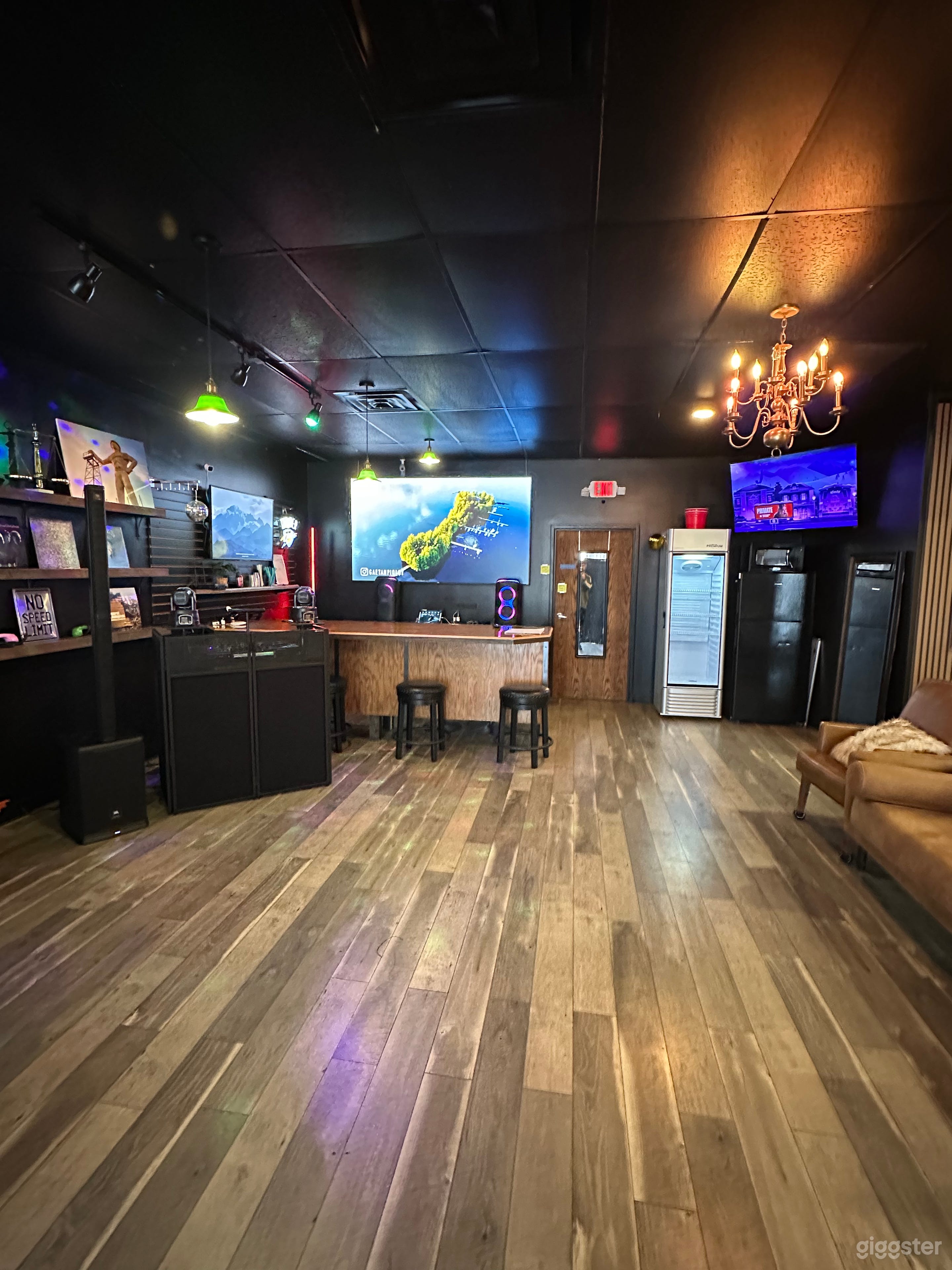 Studio Nine18 Karaoke Lounge & Event Center Photo 4