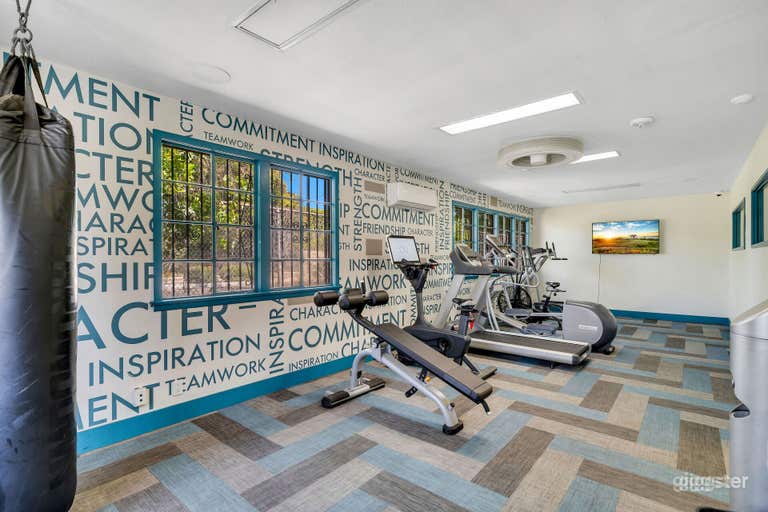  THE ATHLETIC OASIS: TENNIS COURT 