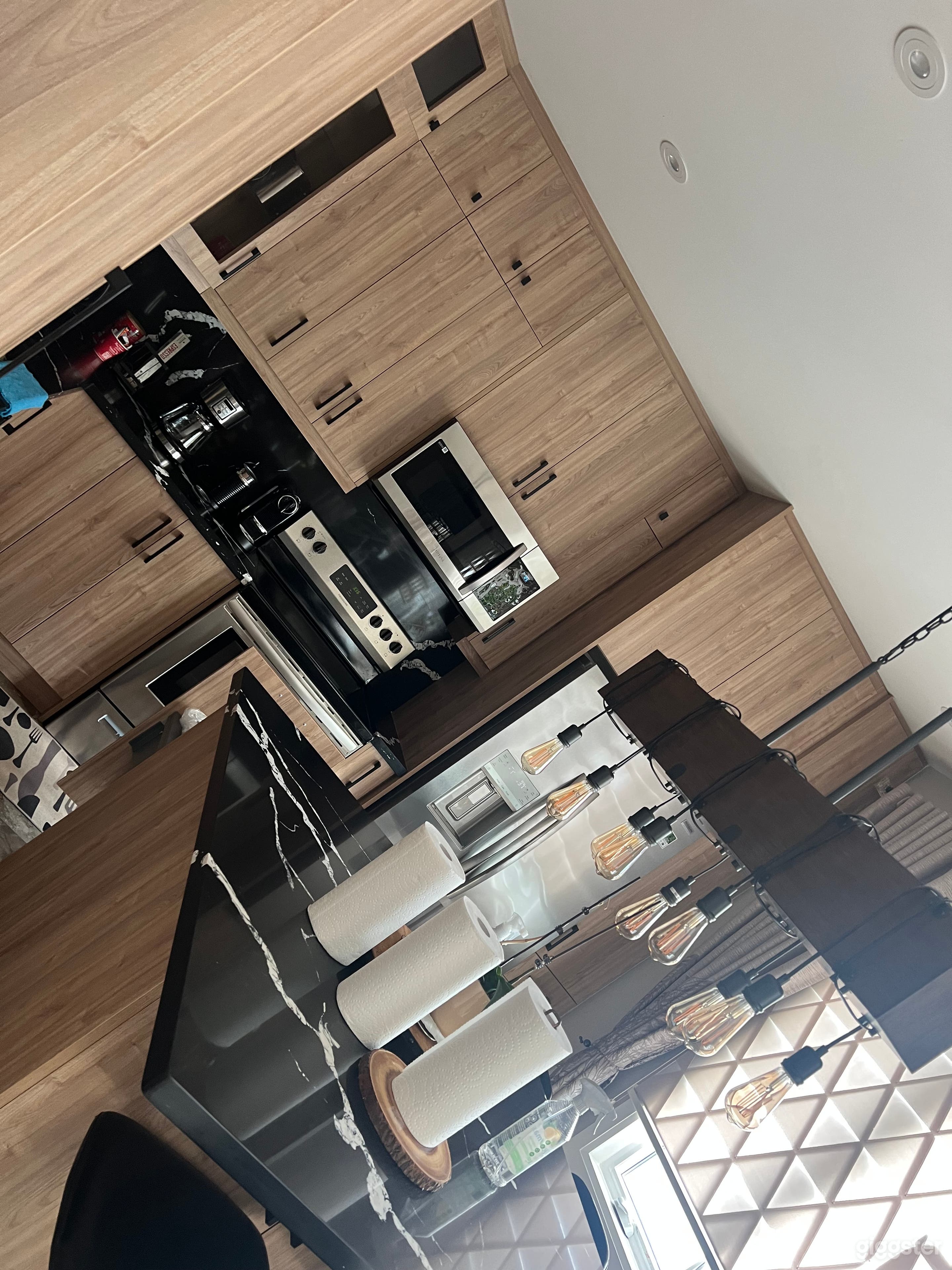 Waterfront Cottage with Scenic Views Photo 2