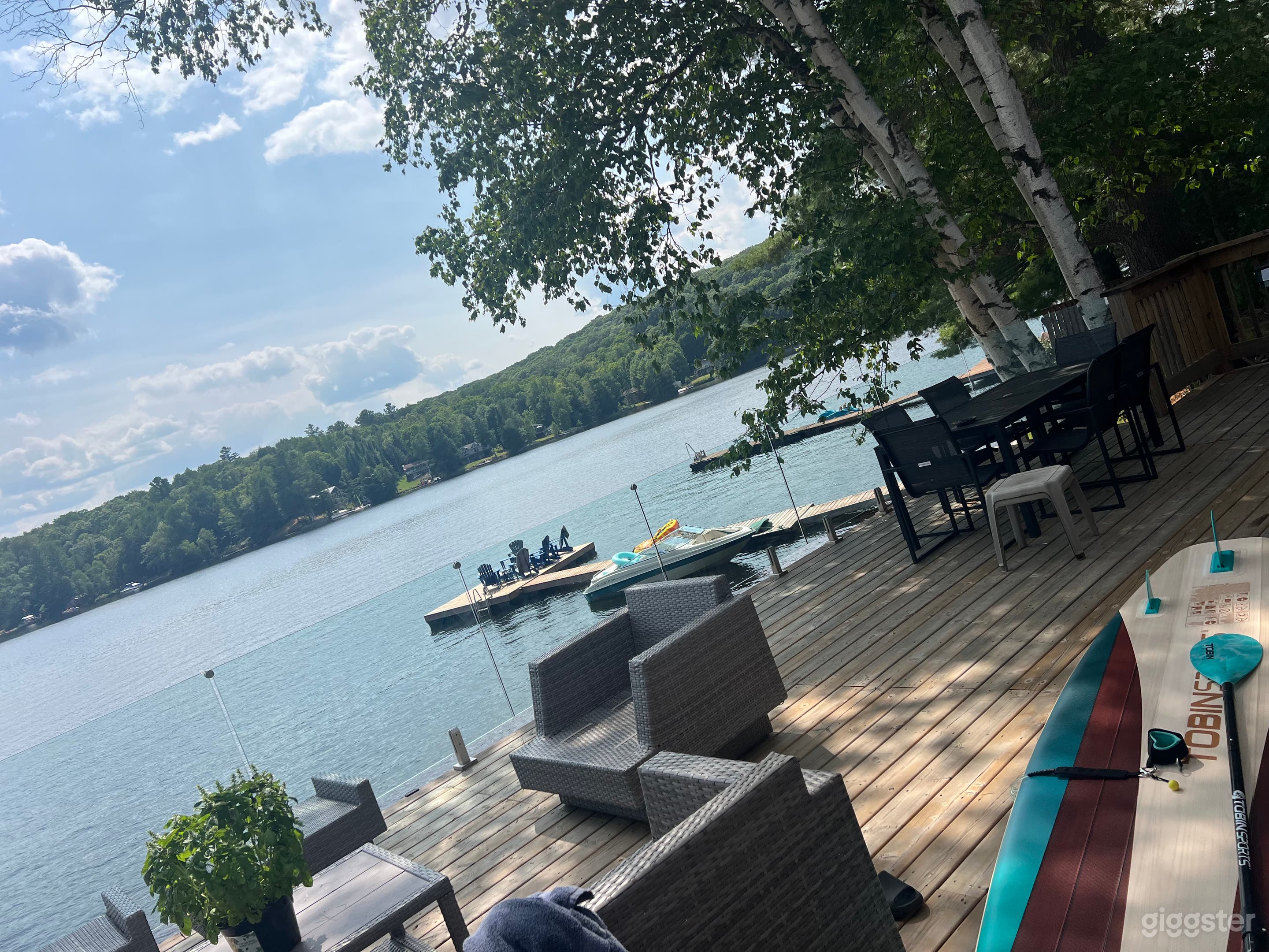 Waterfront Cottage with Scenic Views Photo 1