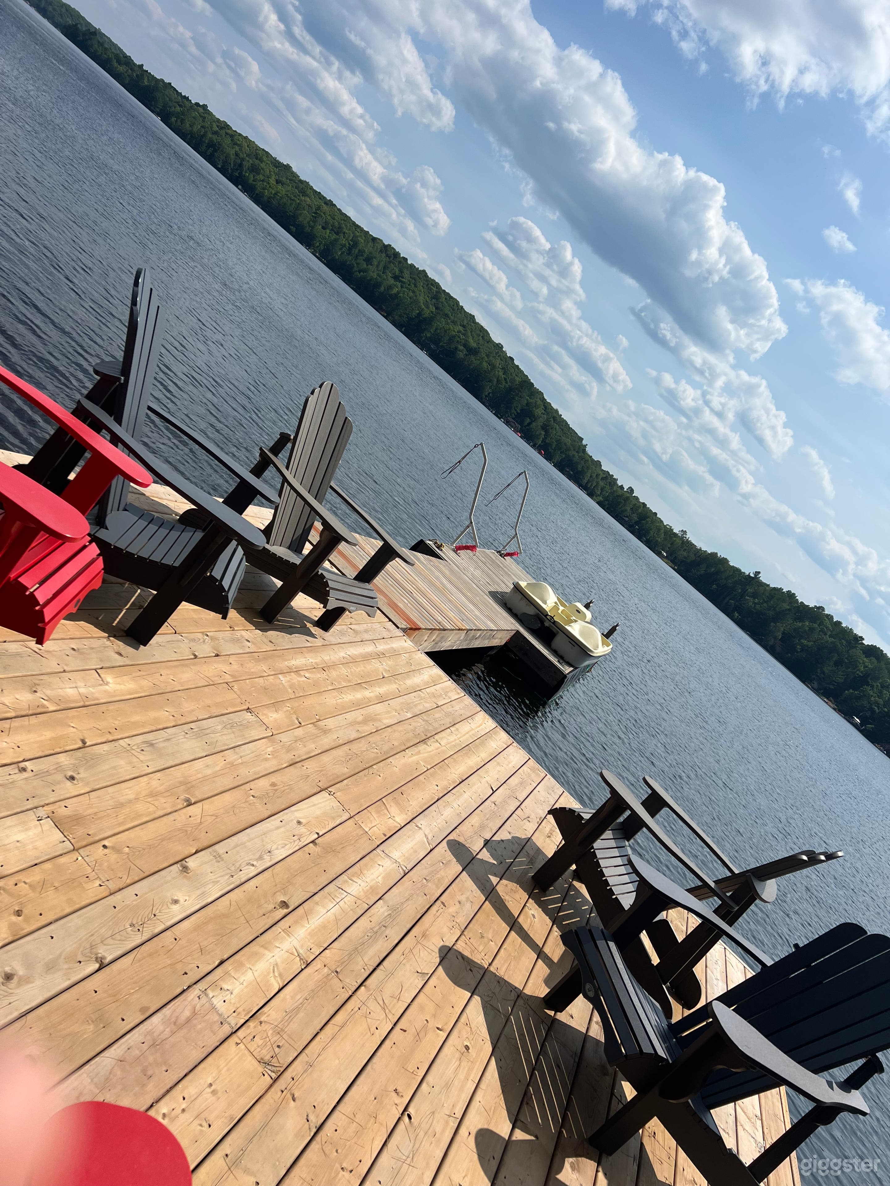 Waterfront Cottage with Scenic Views Photo 3