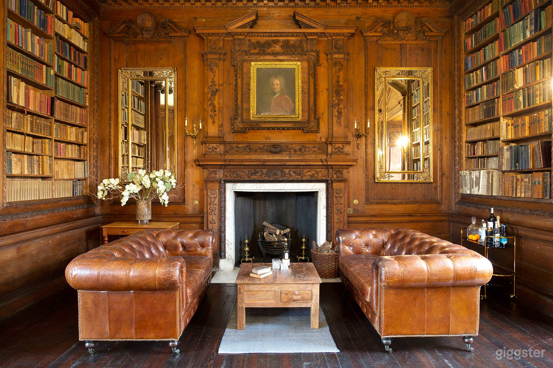 Historic Ball Room Dating Back to 1655 Photo 3