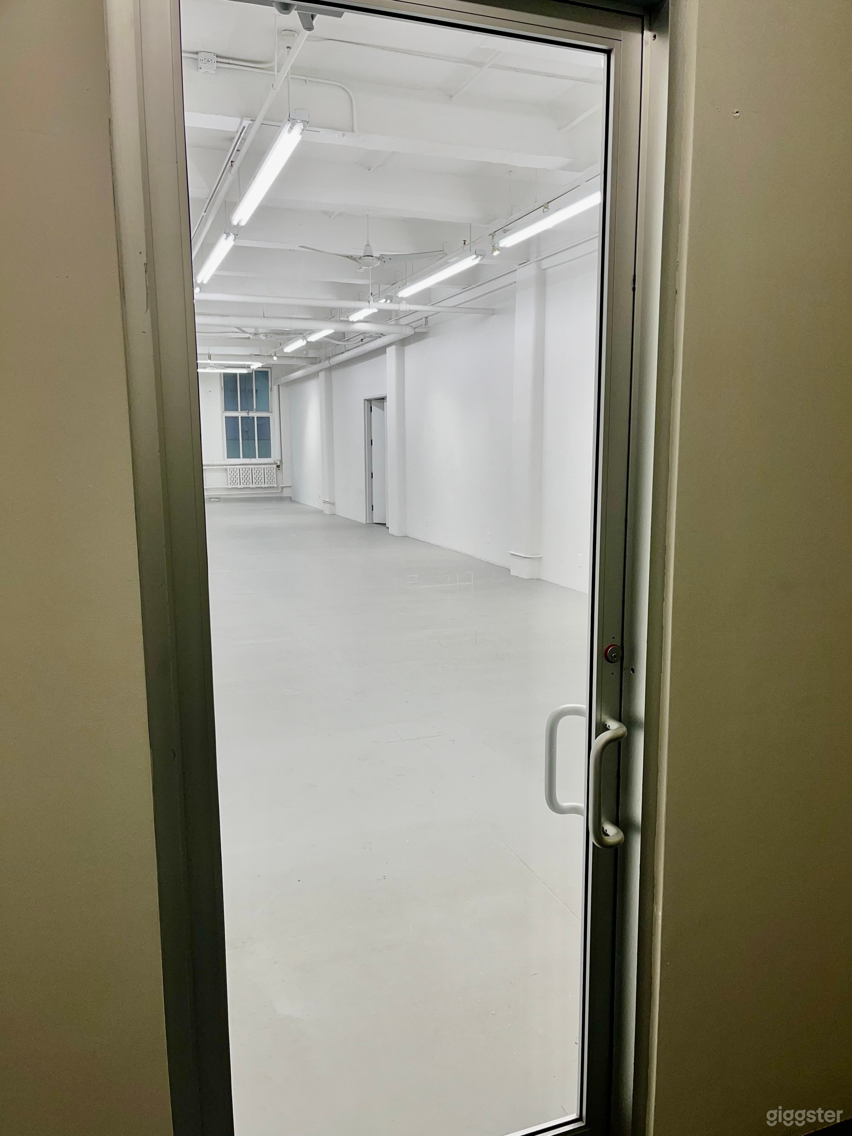 Artistic Space in Chelsea NY Photo 2