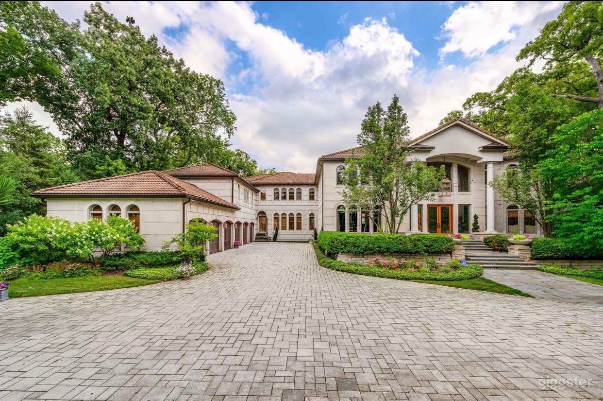 Spacious Northshore Estate with luscious landscape Photo 2