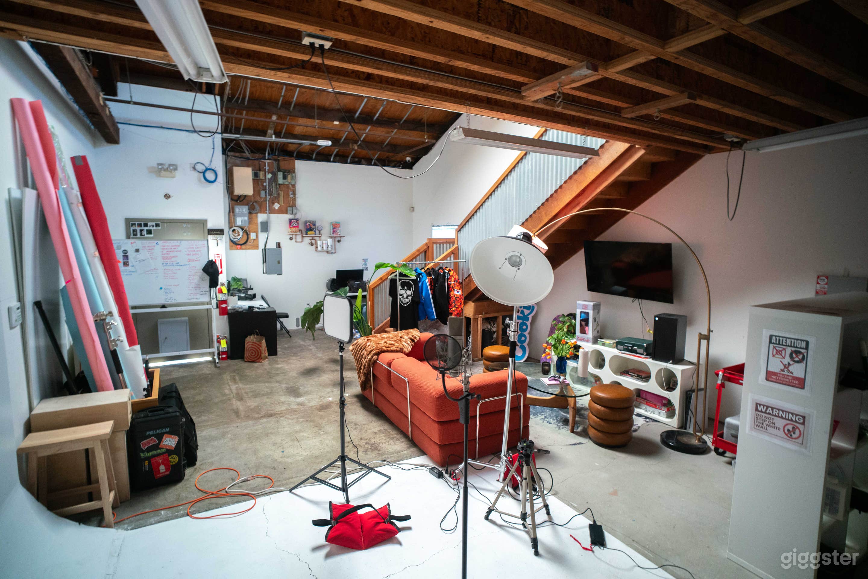 Studio Loft Creative Space w/ Free Lighting Equipment Photo 4