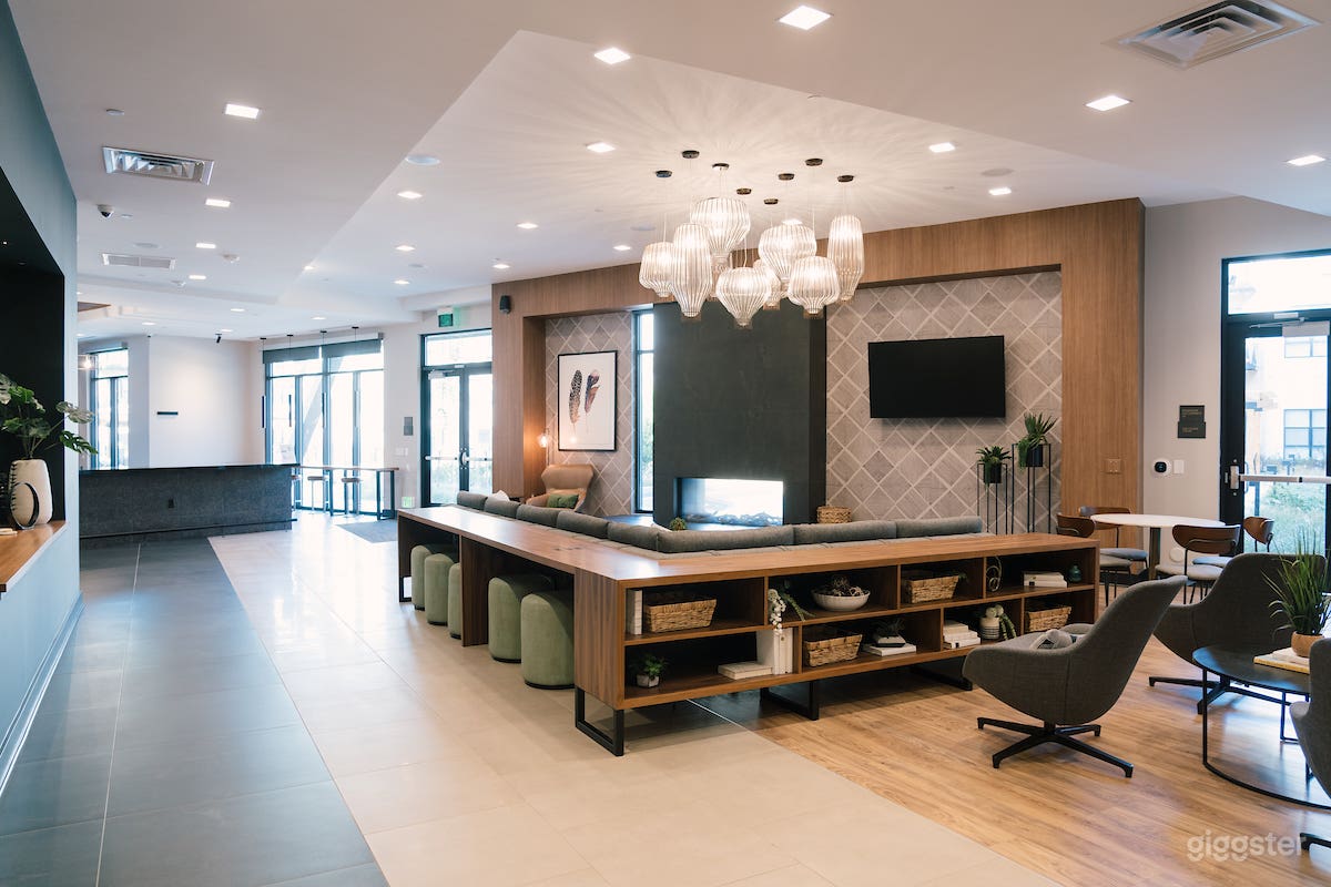 Elegant, Open Lounge in King of Prussia Photo 1