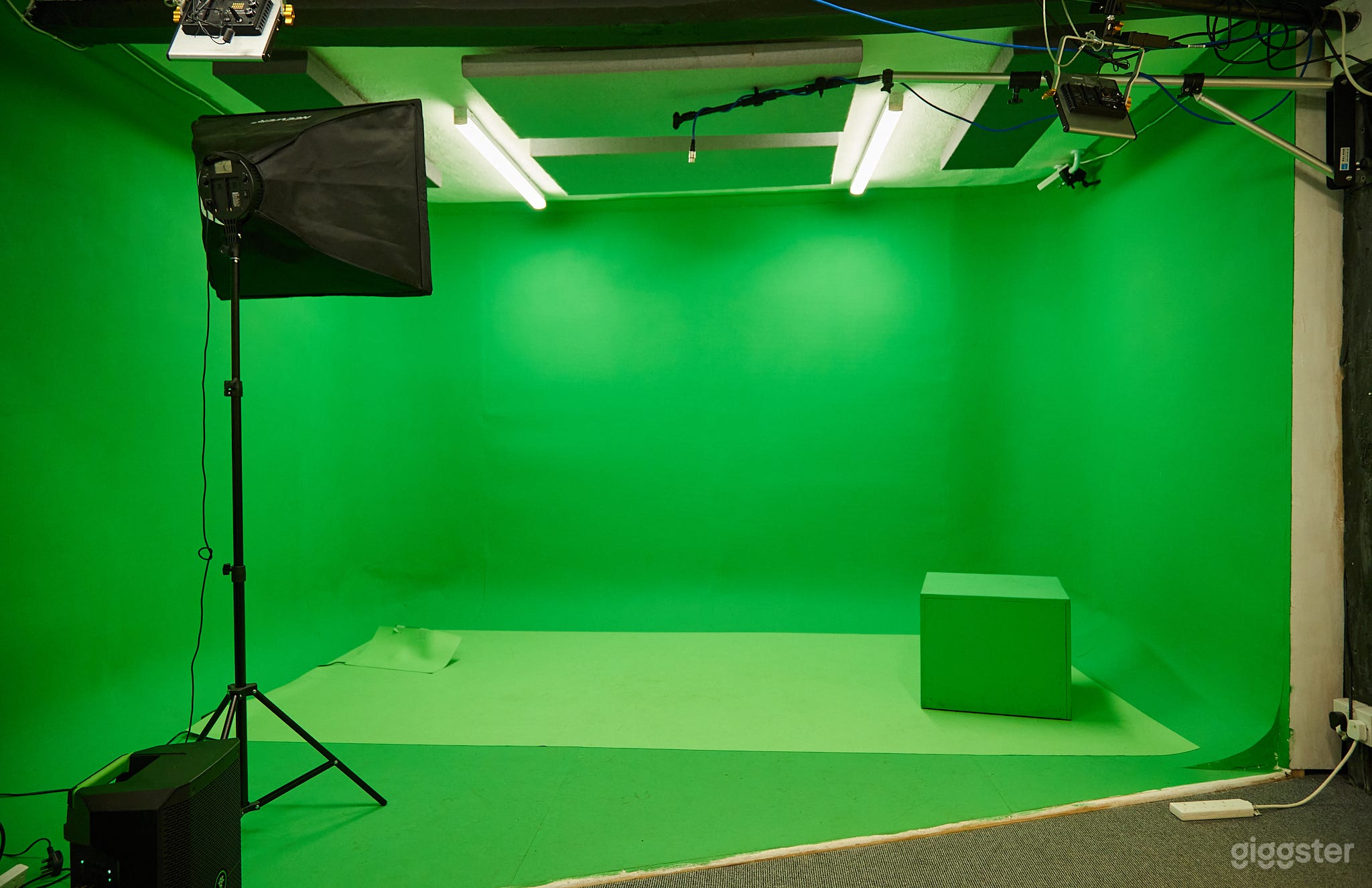 Green Screen Space Photo 2