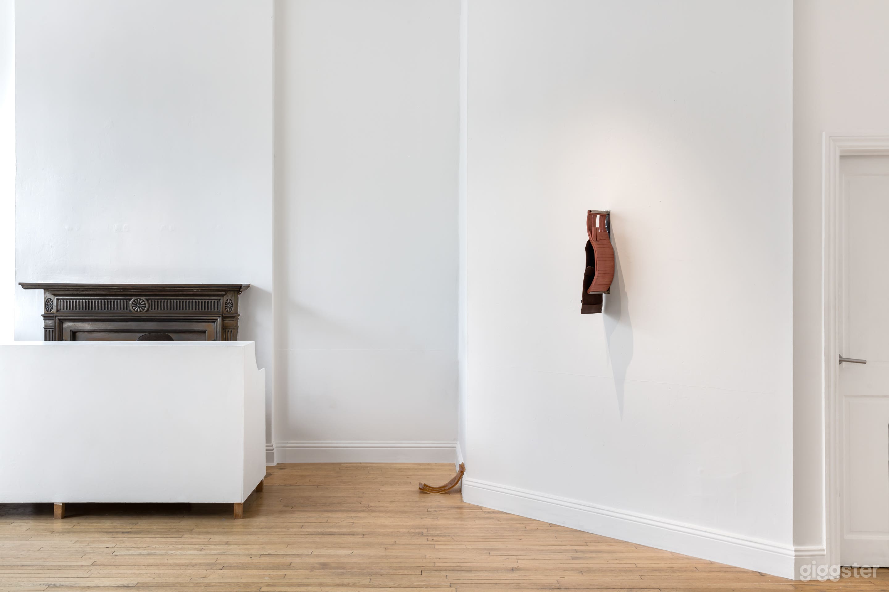 San Mei Gallery Main Space - moveable front desk