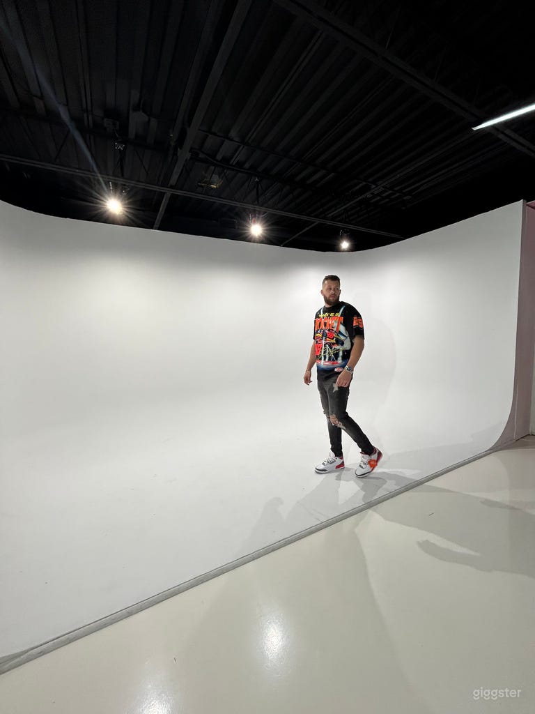  Brand new studio with Cyclorama wall 