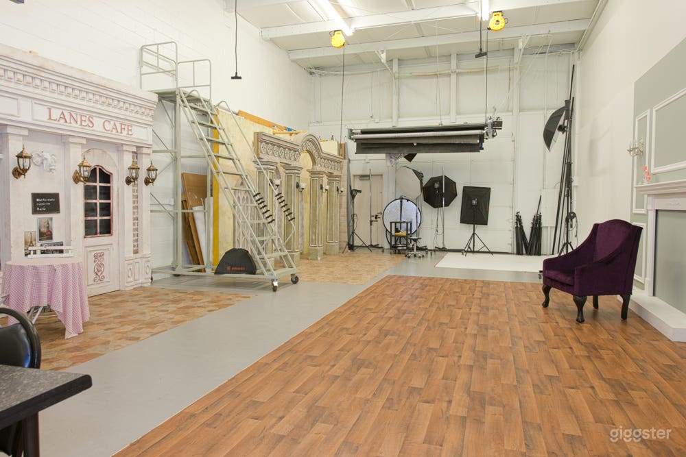 Large Photo Studio with Private Dressing Room and a Lobby in Carmel City Photo 1