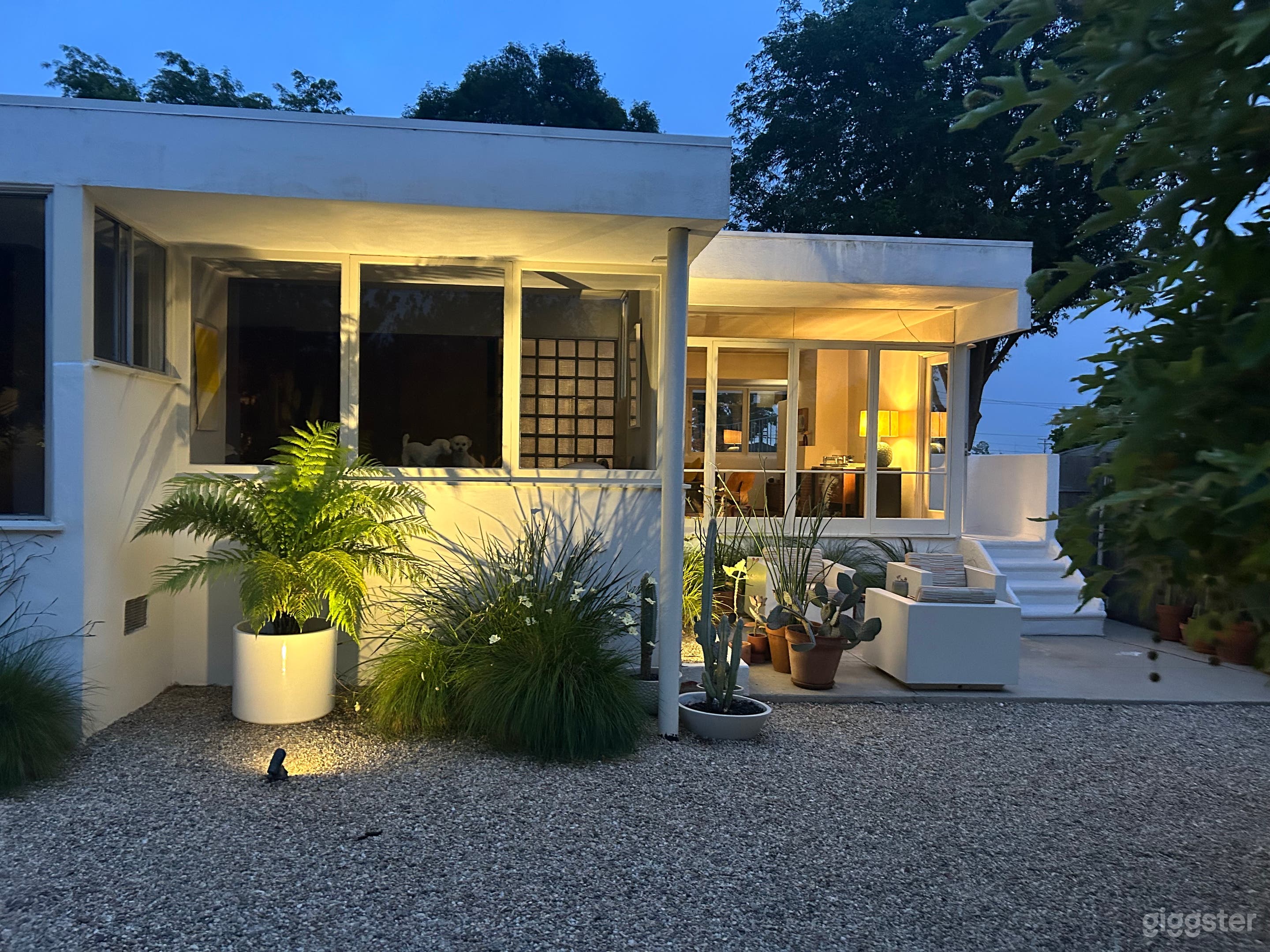 Special Intimate Events at Schindler Spec House Photo 4
