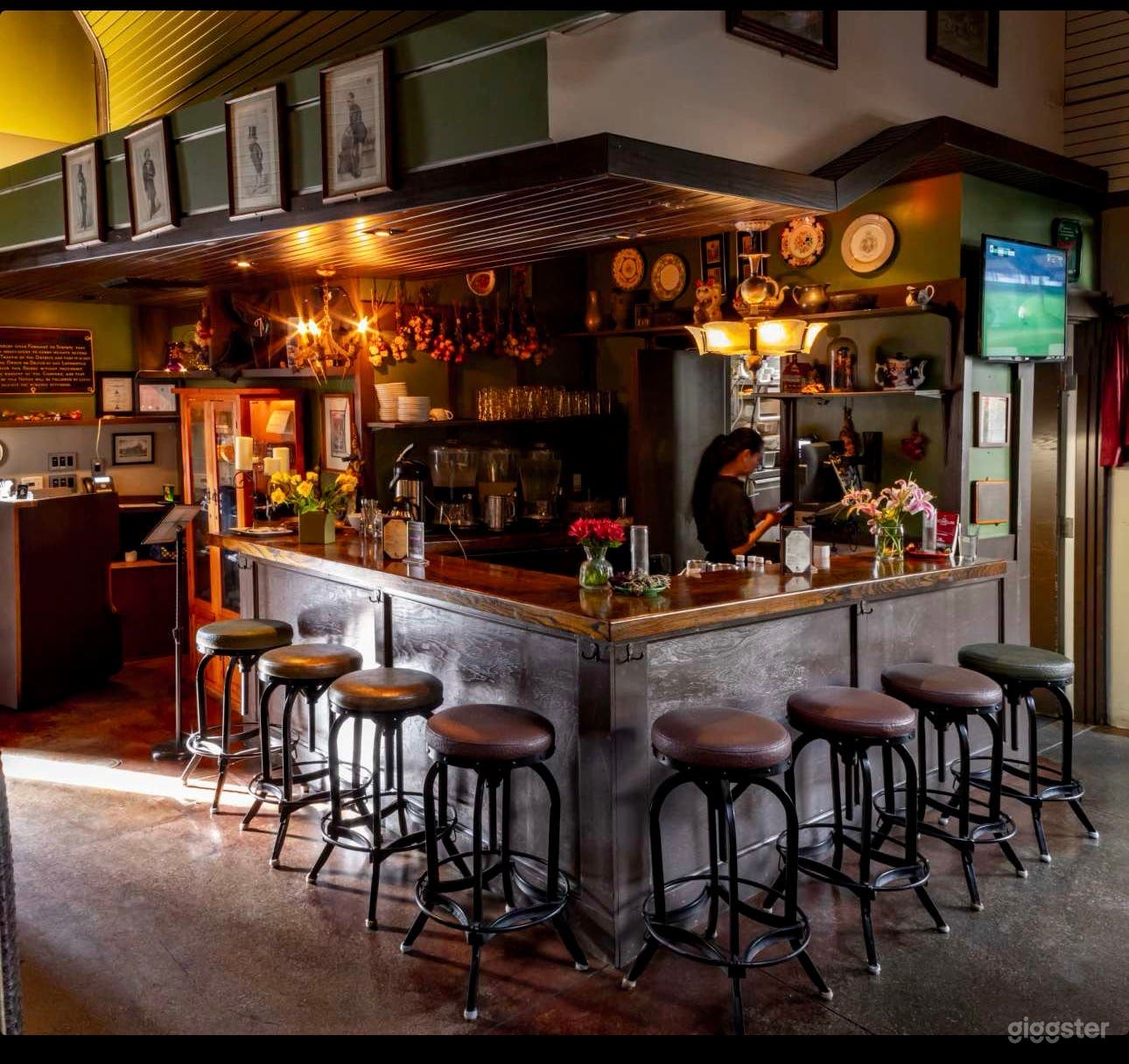 Hollywood Pub with Vintage Bar & Charming Garden Patio Photo 4