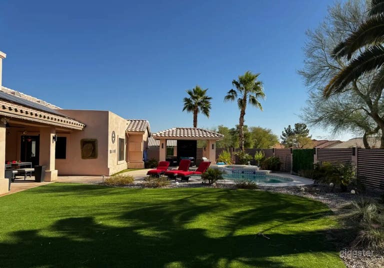  Modern Backyard Oasis with Scenic Pool 