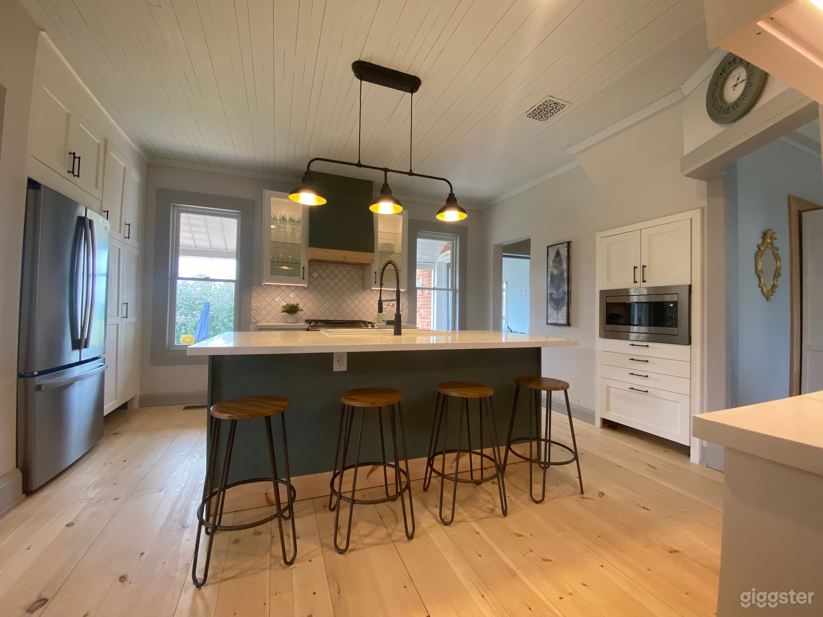 Luxury Meets Rustic: Farmhouse, Barns &amp; Animals Photo 2