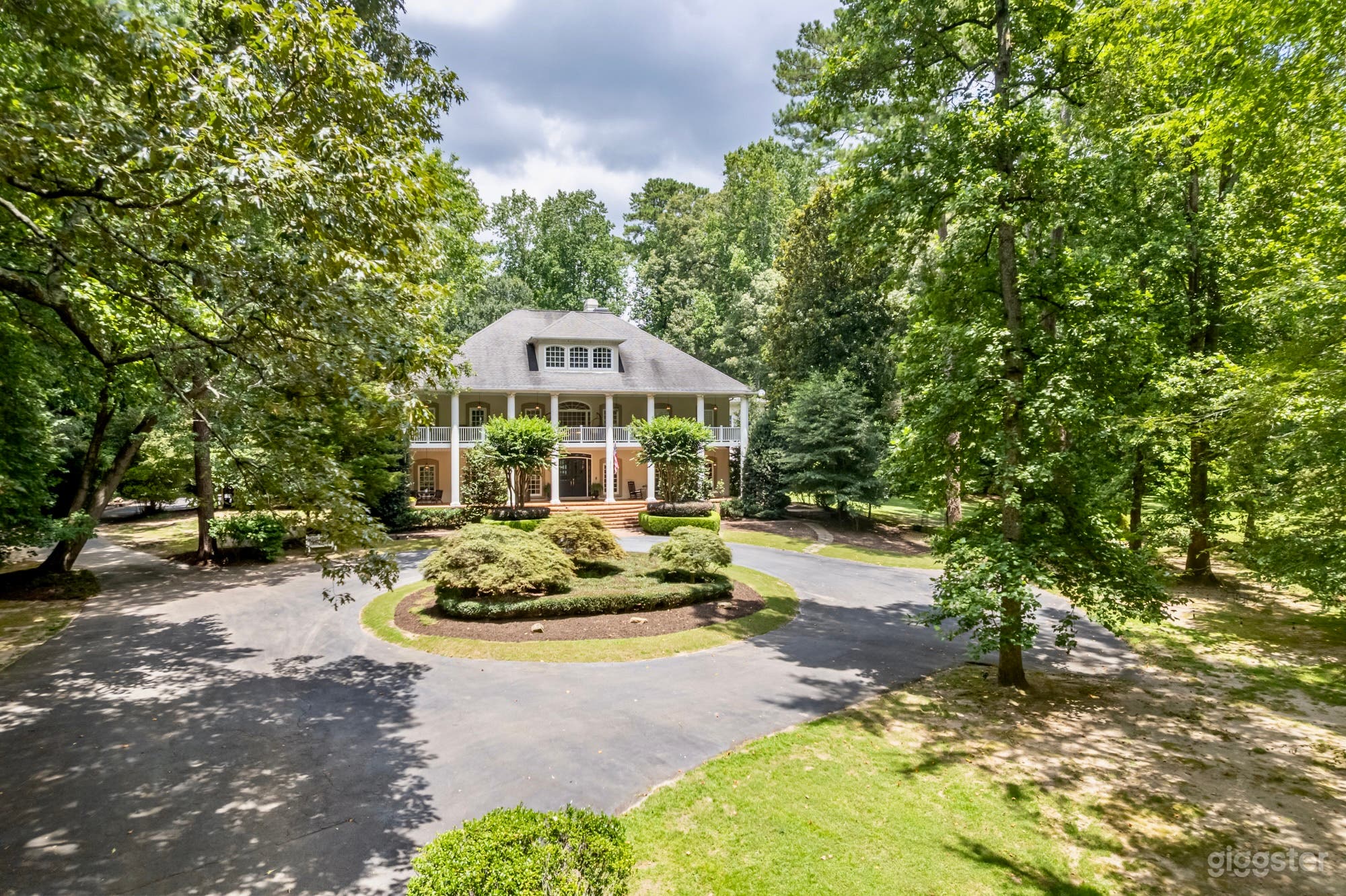 Private 12000 sqft Mansion on 5 acres for Photo/Video Photo 1