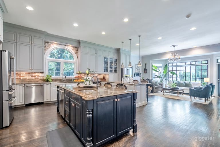  Private 12000 sqft Mansion on 5 acres for Photo/Video 