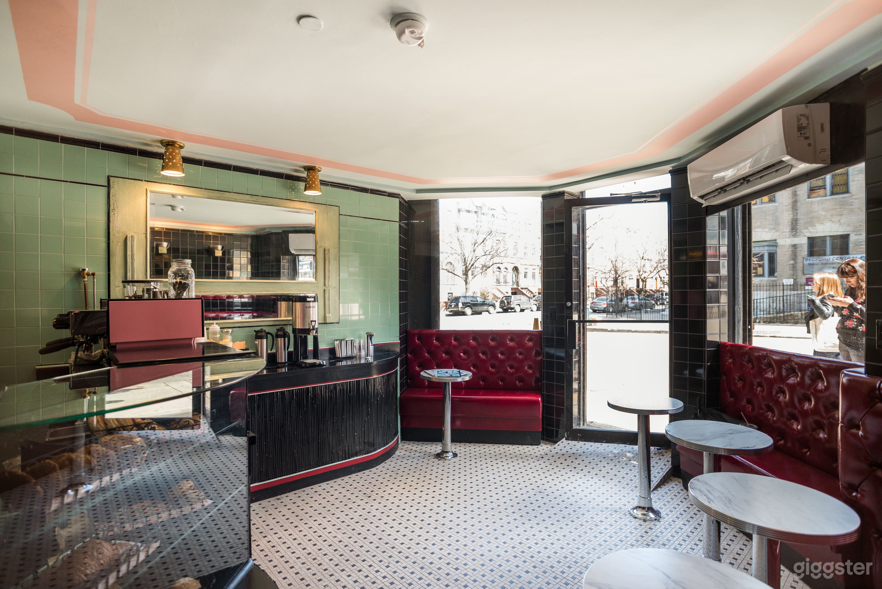 Chic Cafe With Beautiful Detailing Photo 1