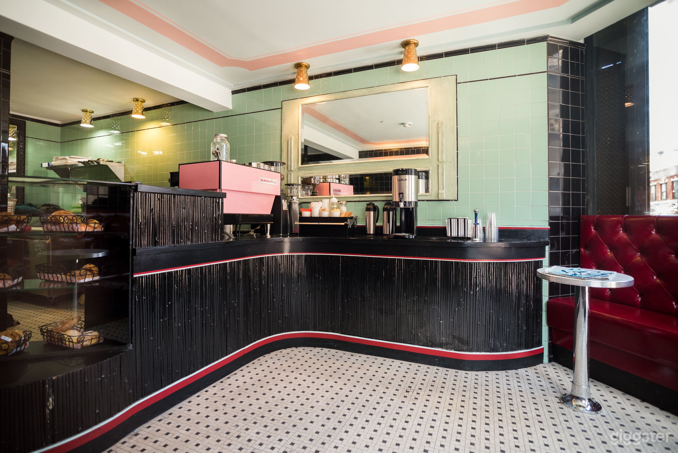 Chic Cafe With Beautiful Detailing Photo 3