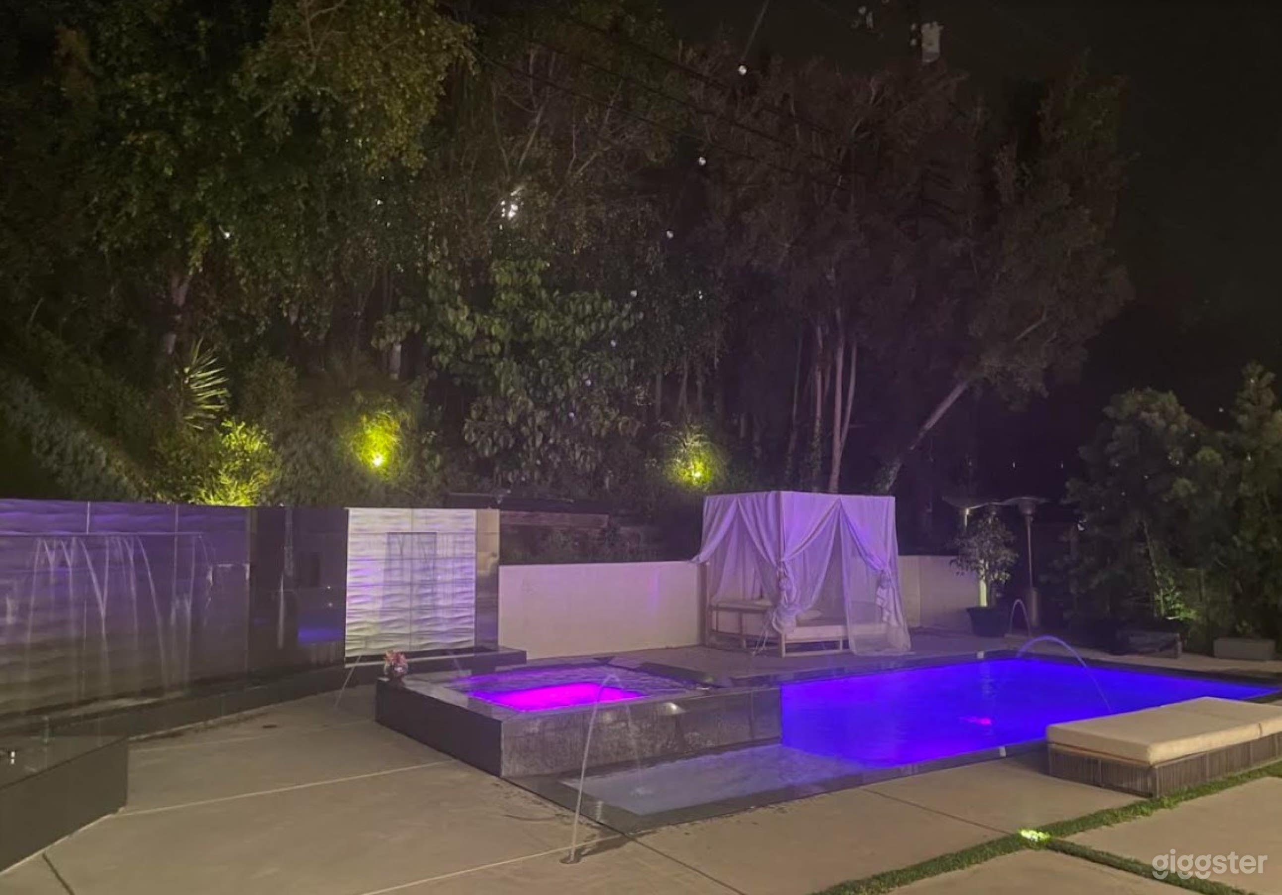 Luxury Retreat with Infinity Pool, Modern BBQ Area Photo 4