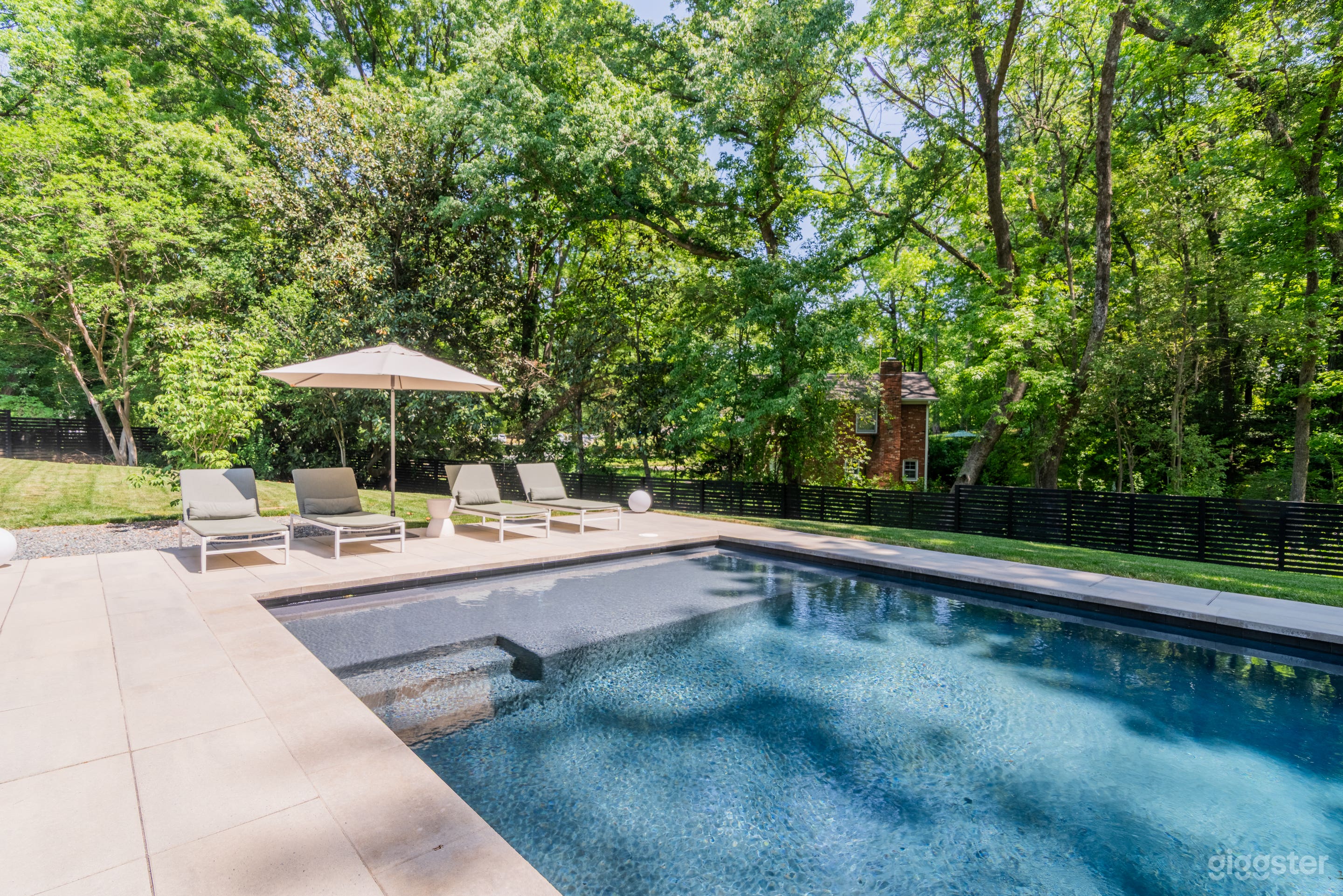 Modernized Mid-Century Home in Sherwood Forest Photo 4