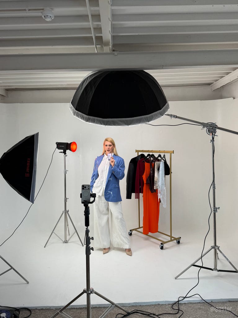  Creative Studio with Infinity Cove & Lounge 