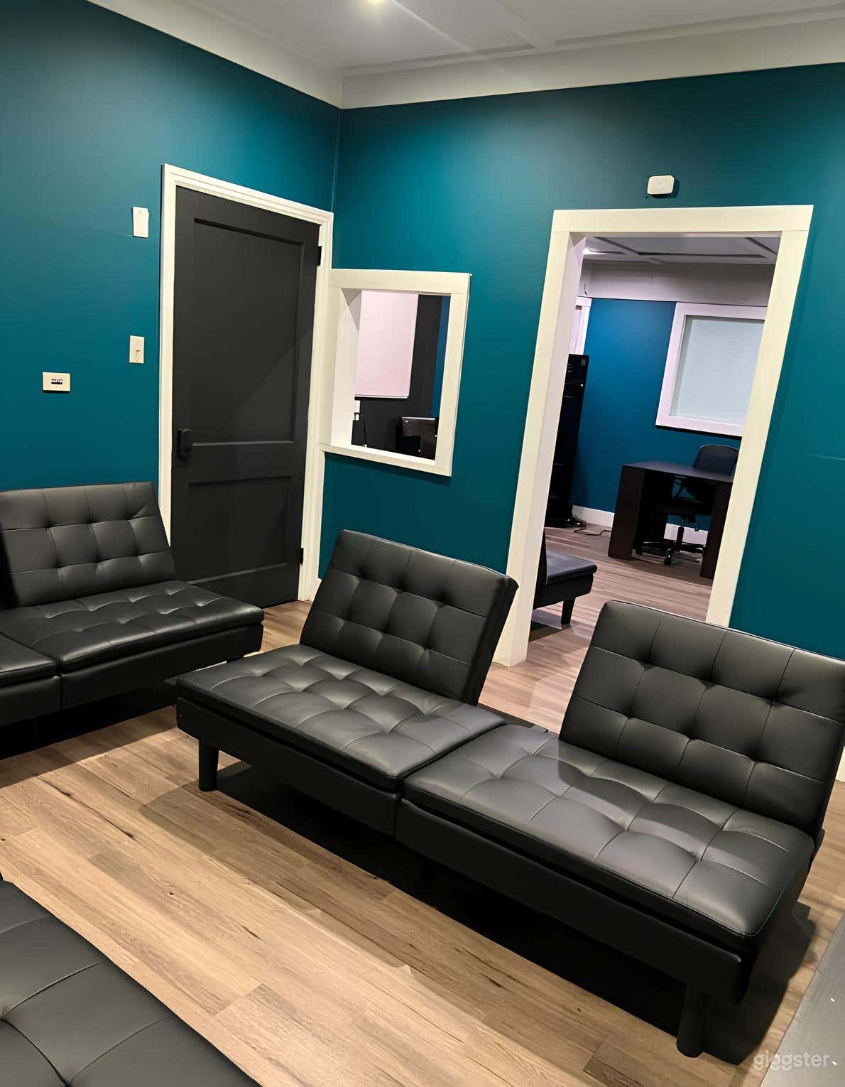 Downtown Creative/Meeting Space in ATL Photo 4