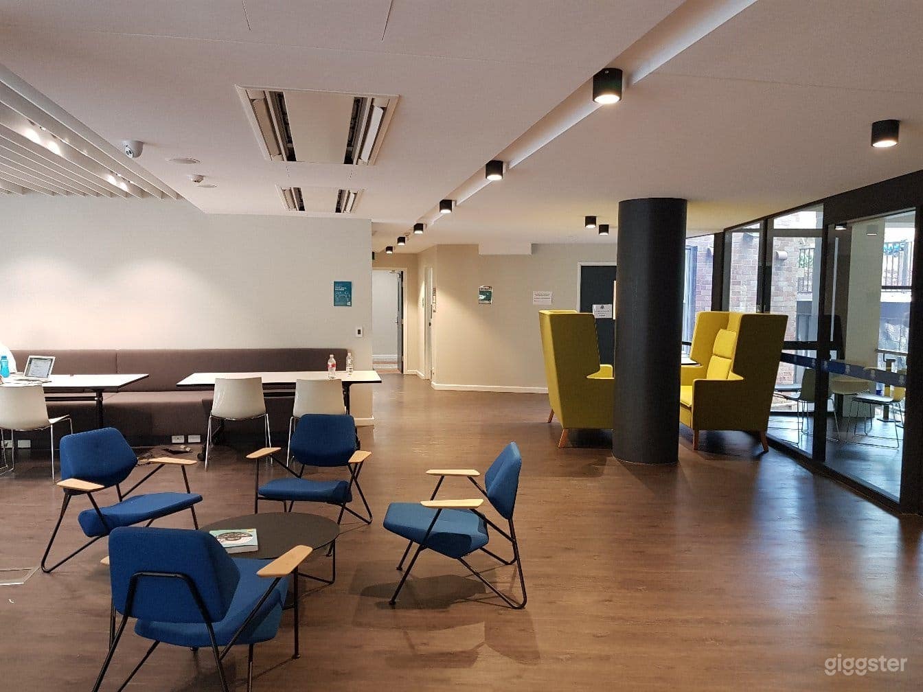 Modern Tutorial Rooms in Newtown Photo 1