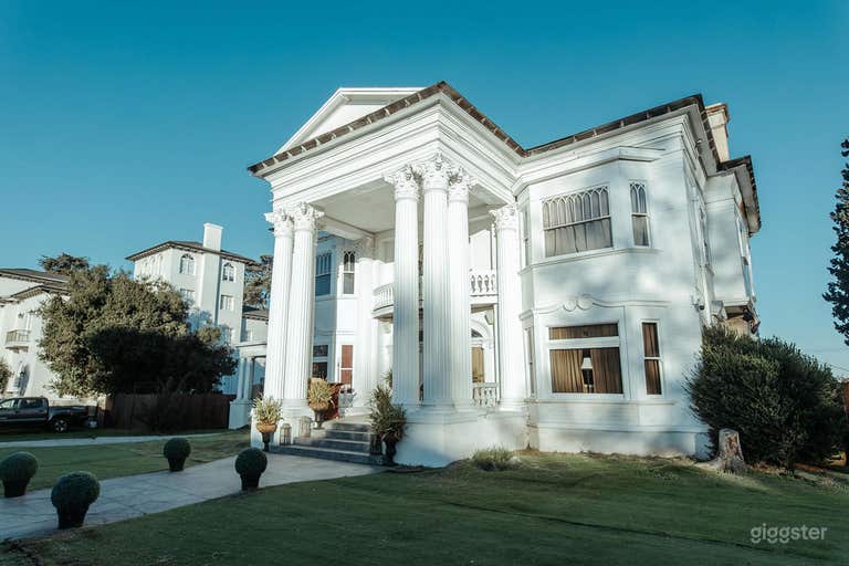  Grand Historic Estate with Vintage Interior 