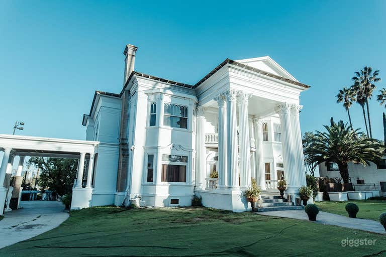  Grand Historic Estate with Vintage Interior 
