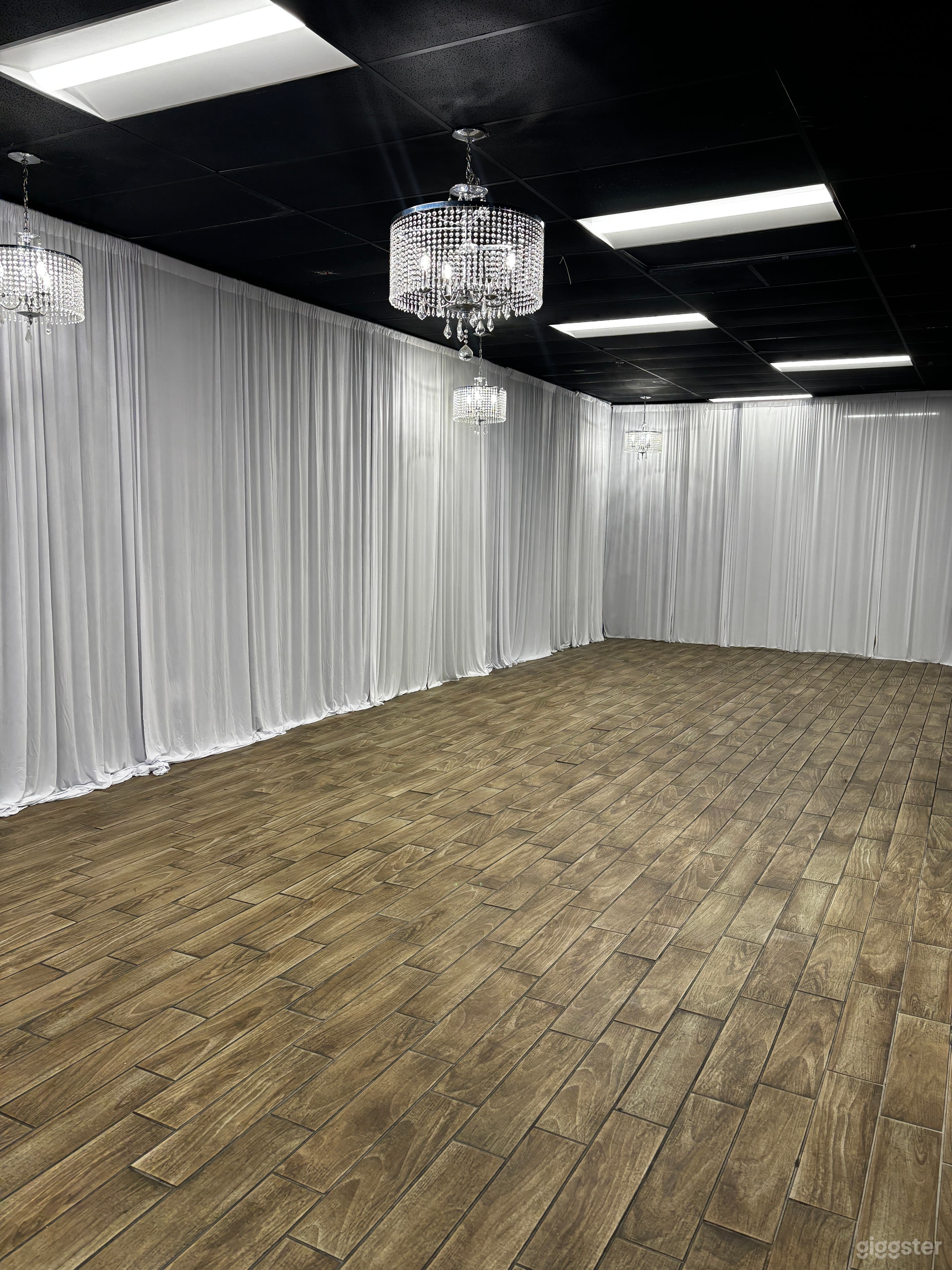 White and Black Canvas Venue  Photo 1