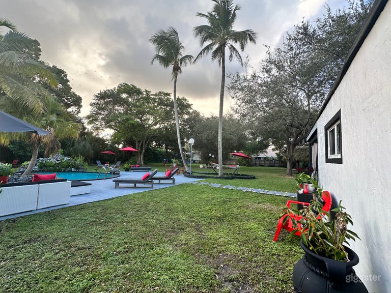  La cabaña milagrosa, piscina y jardines de un acre 