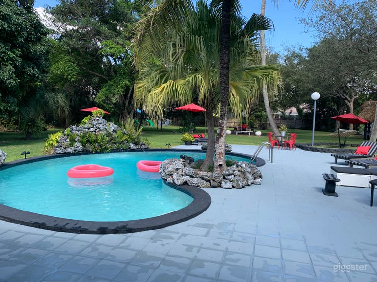  La cabaña milagrosa, piscina y jardines de un acre 