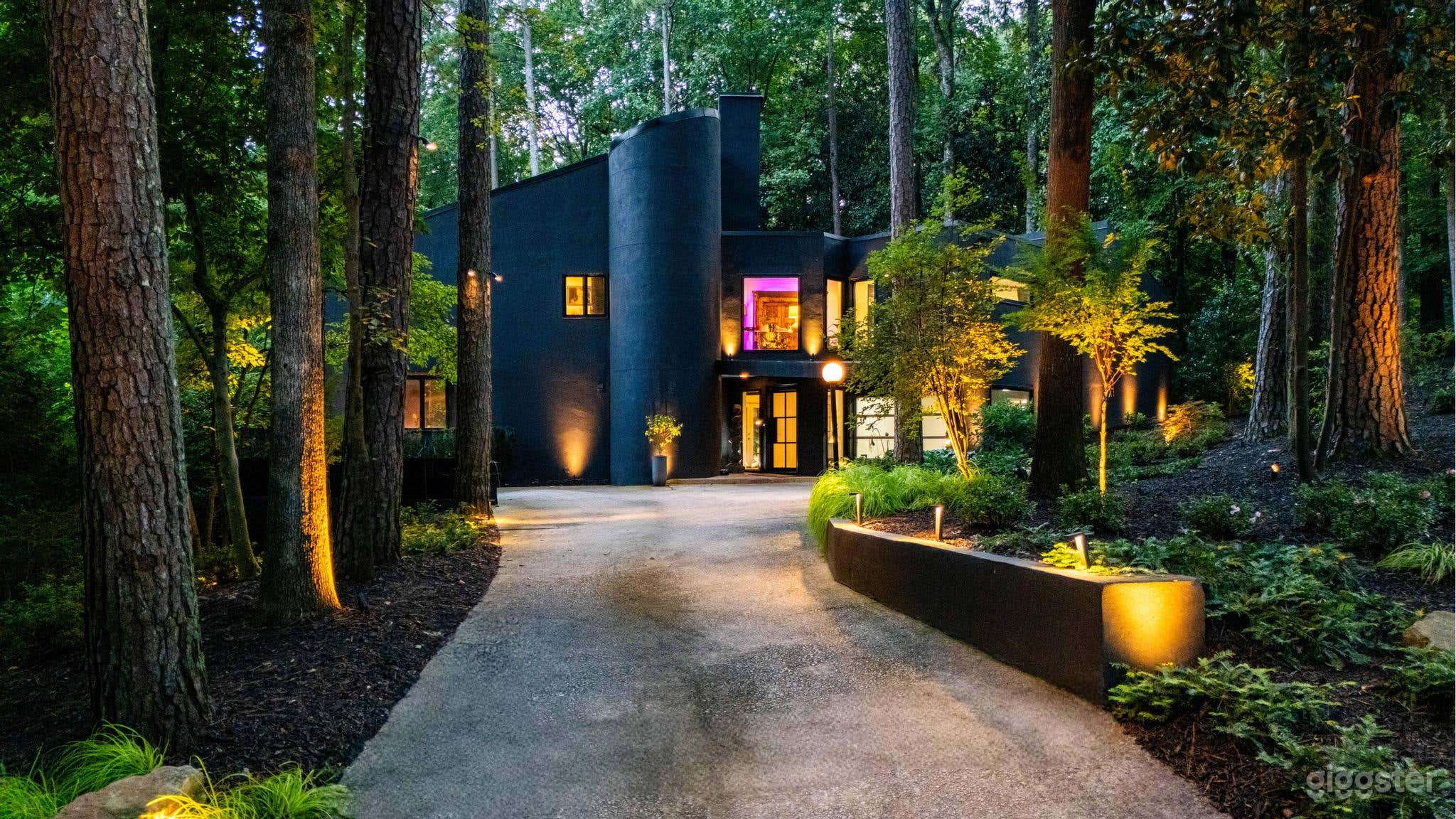 Huge Modern Bohemian Outdoor Dream Mansion Photo 4
