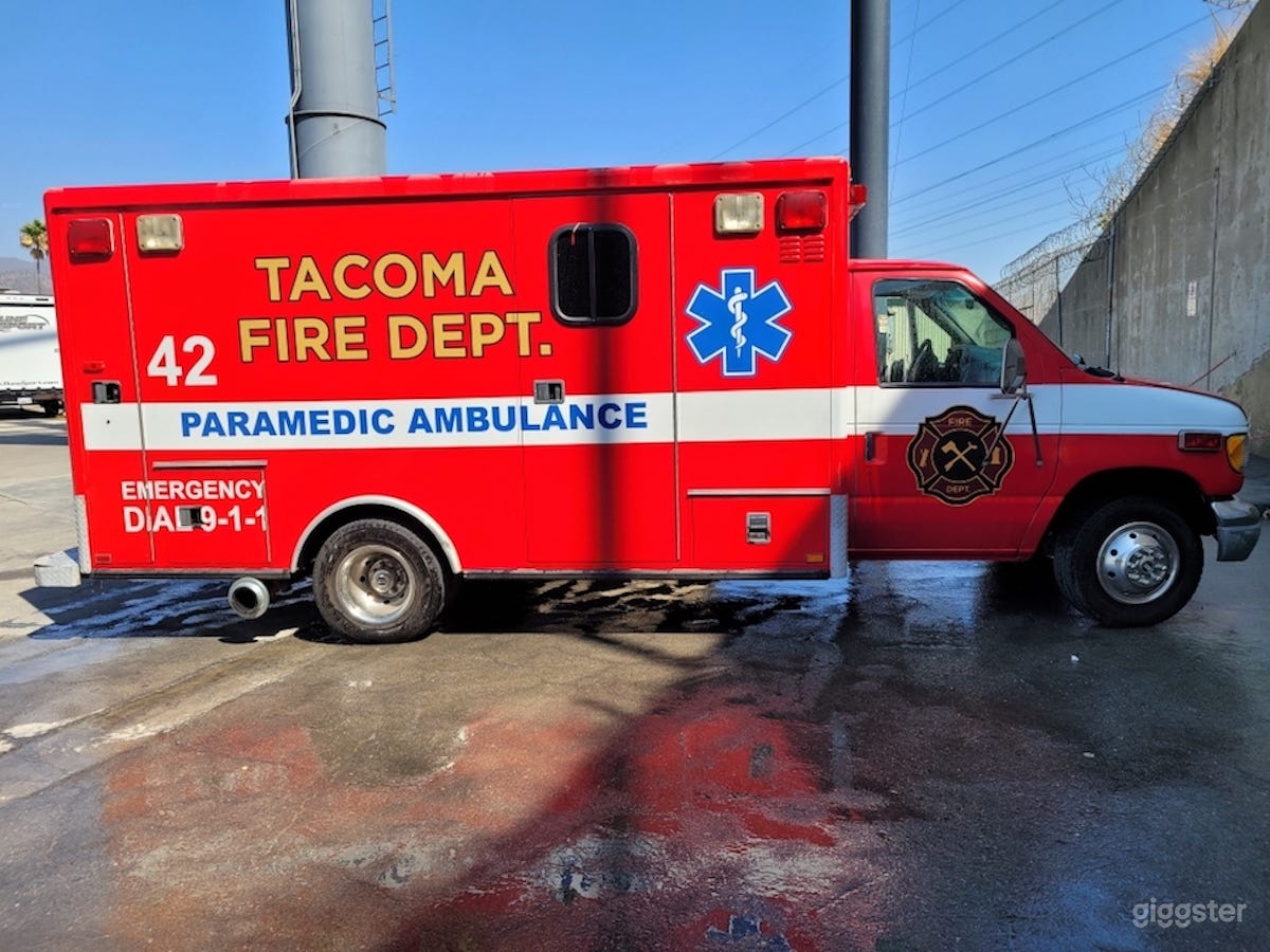 #76,158 Ambulance Emergency Fire Dept. Vehicle  Photo 3