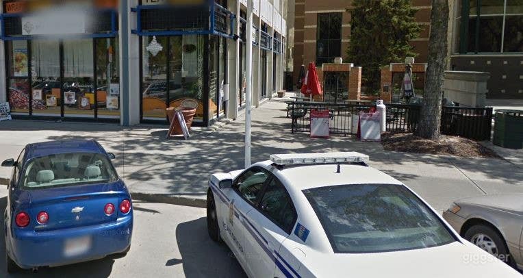 Outdoor Patio Cafe in Edmonton Photo 3