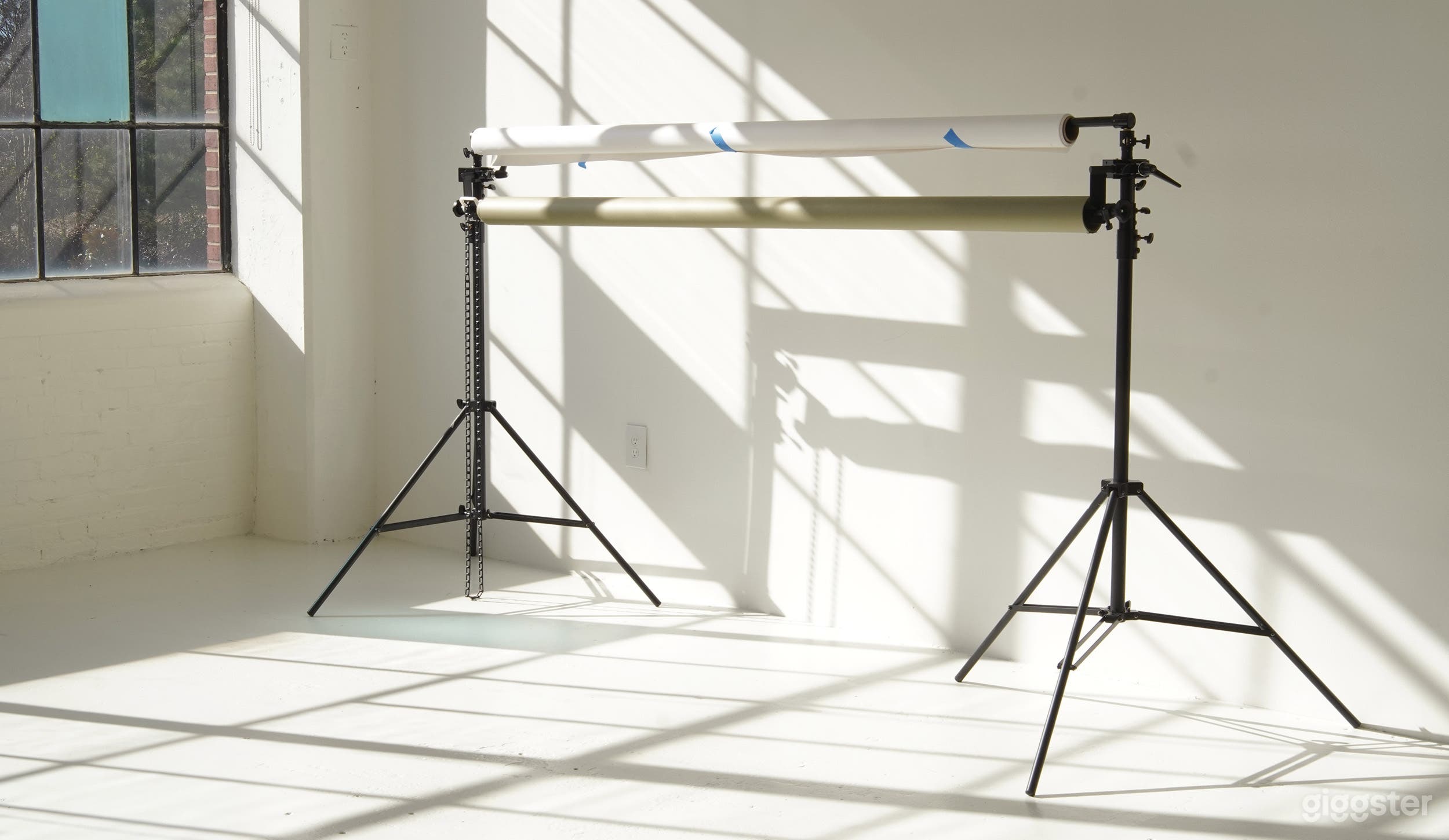 Beautiful Beltline Natural light Studio Photo 3