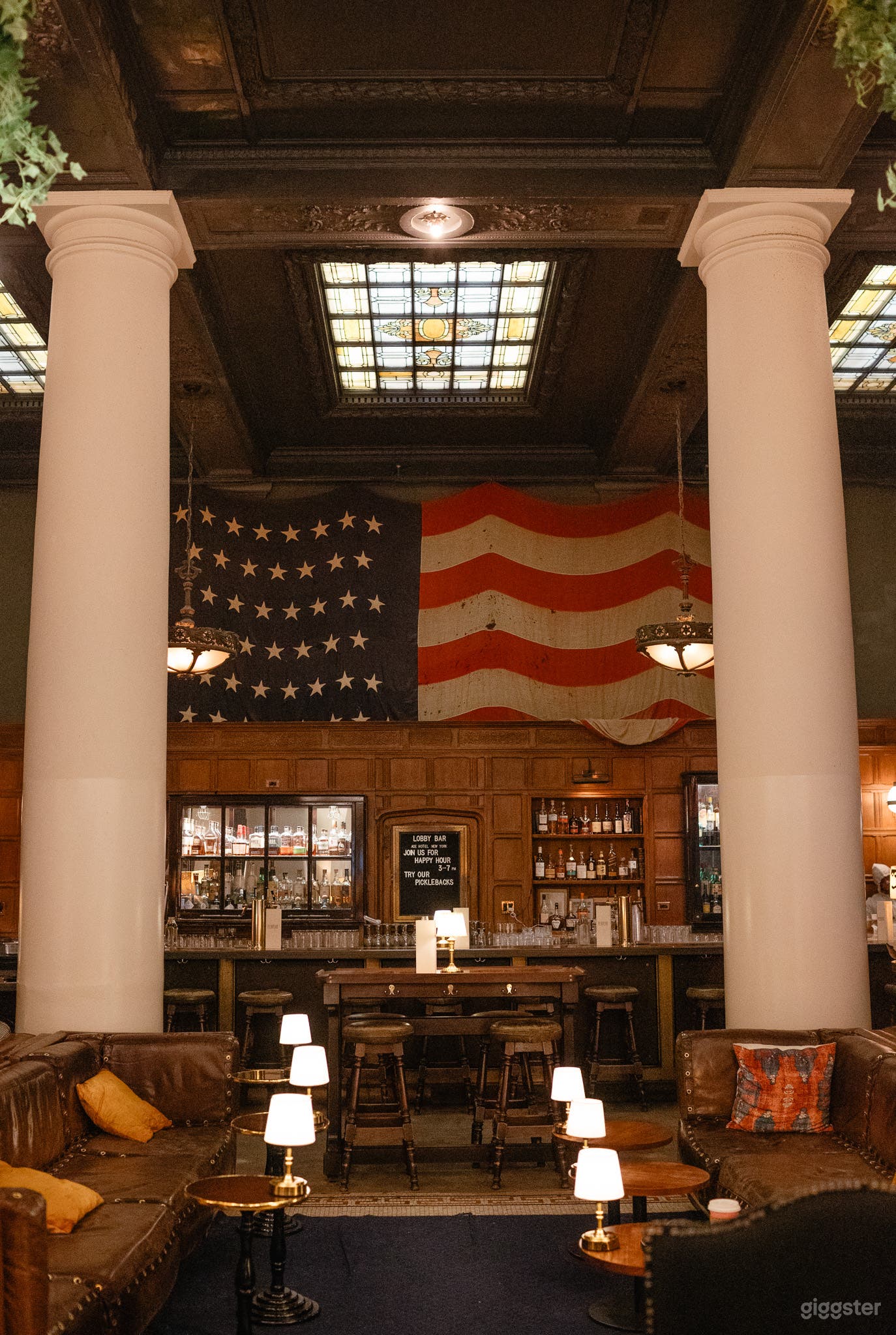 Captivating Bar in Nomad Photo 4