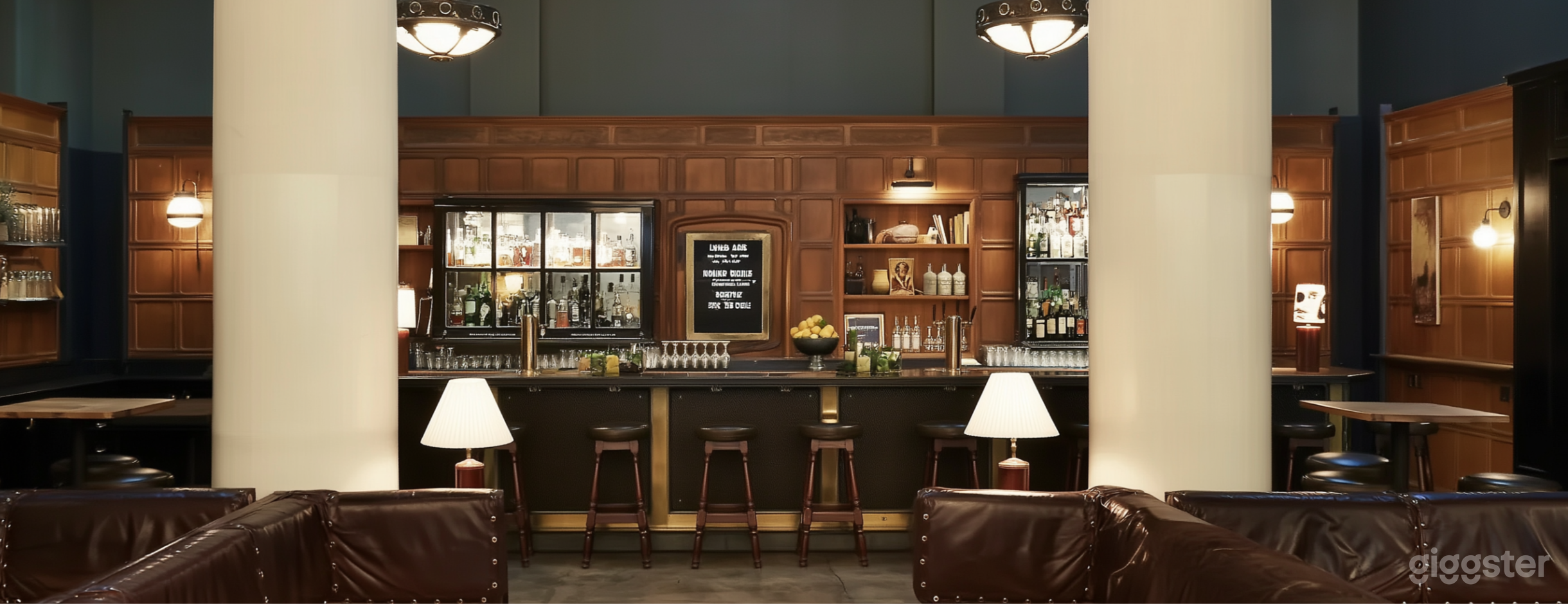 Captivating Bar in Nomad Photo 3