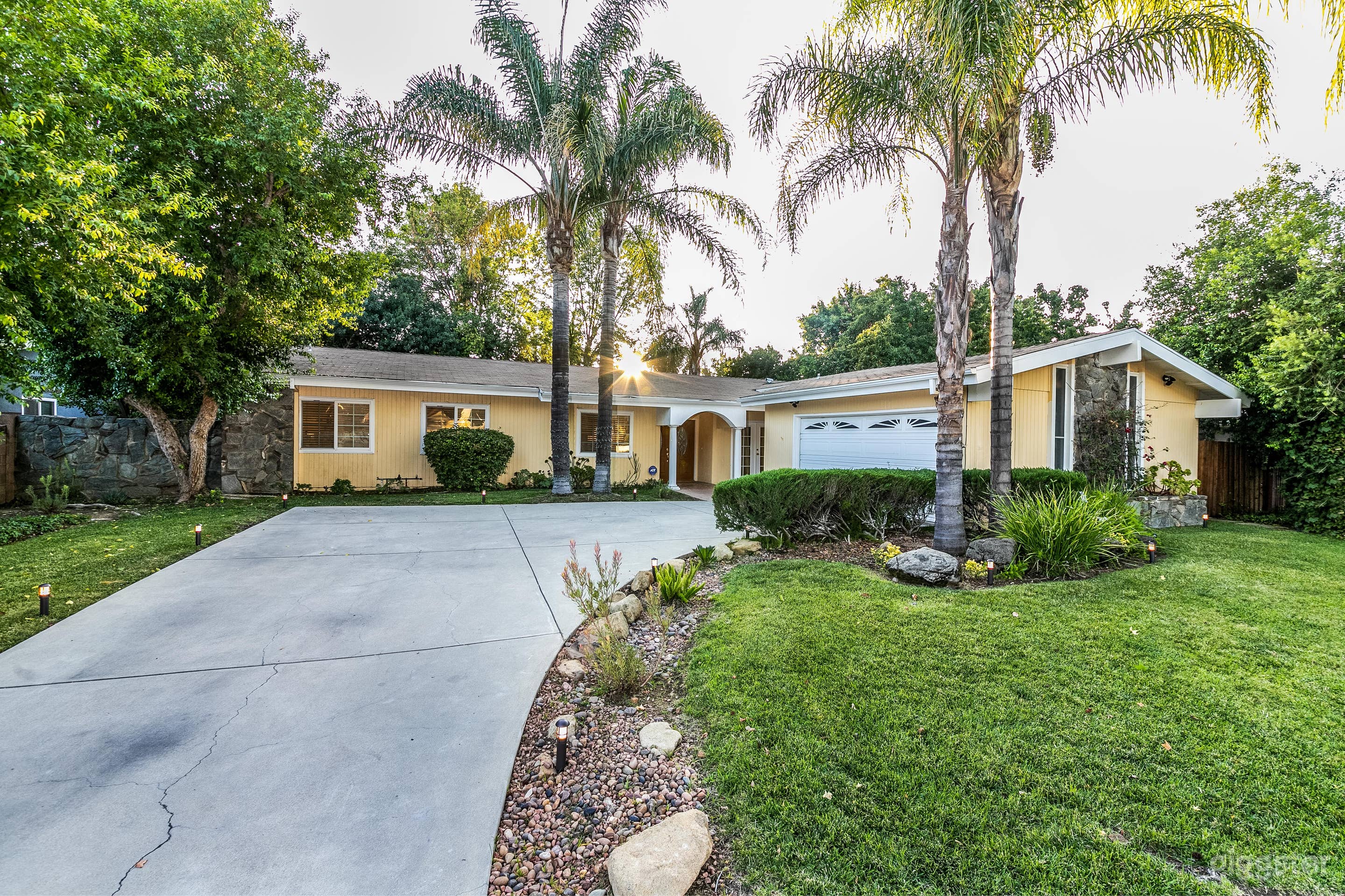Villa Sausalito - Newly Designed 4BR HOUSE w/ POOL Photo 4