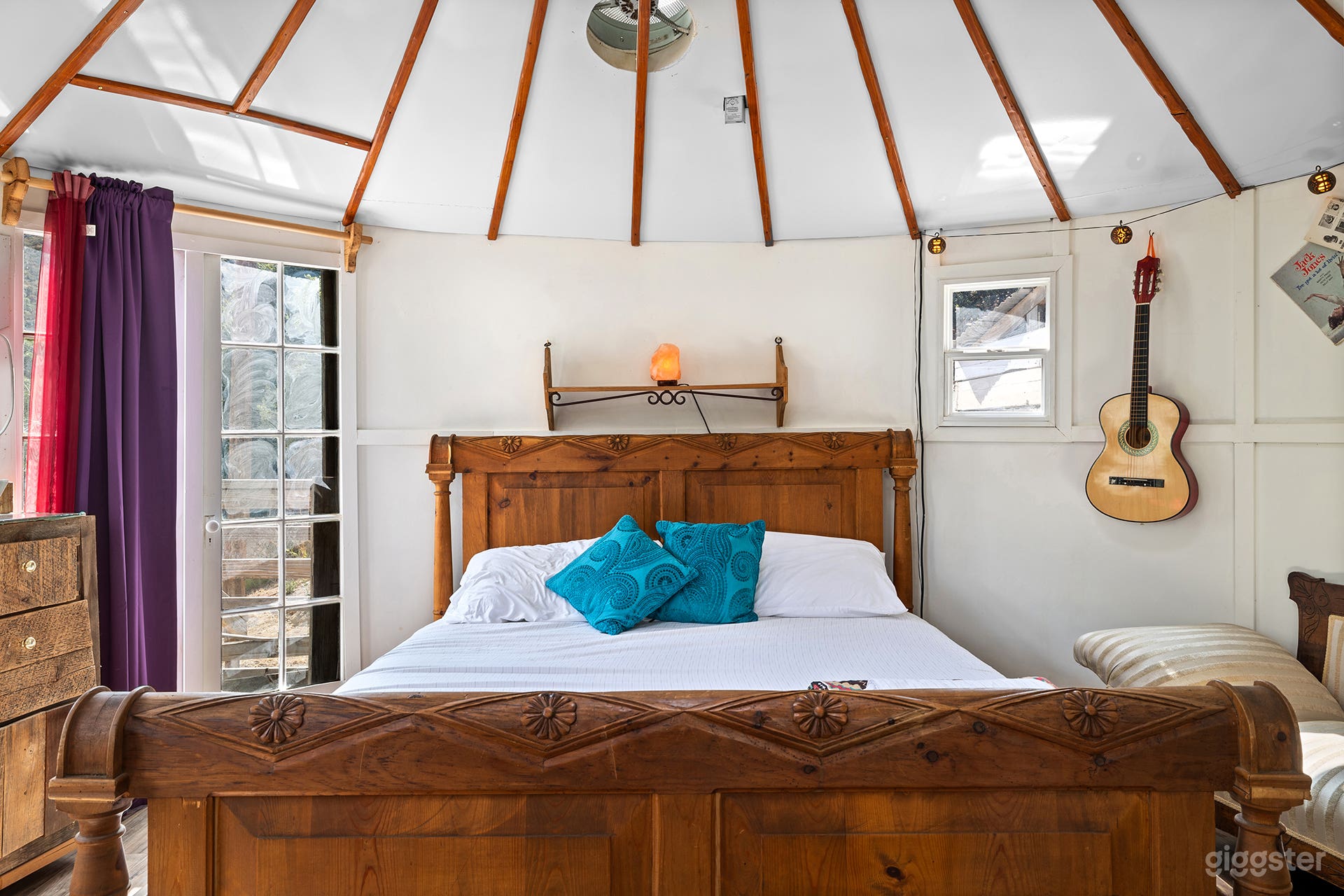 High Desert Yurt with Mountain Views Photo 3