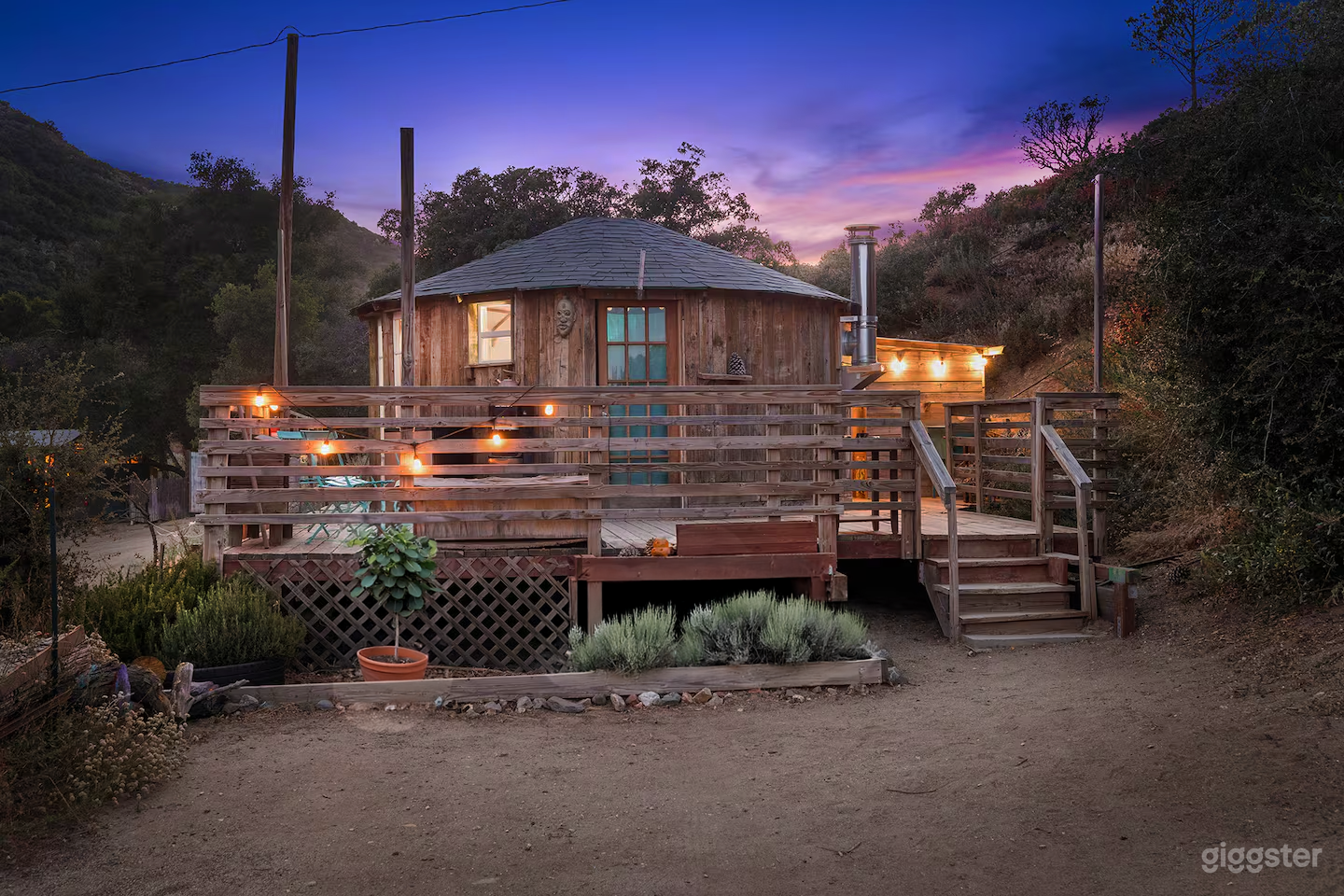 High Desert Yurt with Mountain Views Photo 2