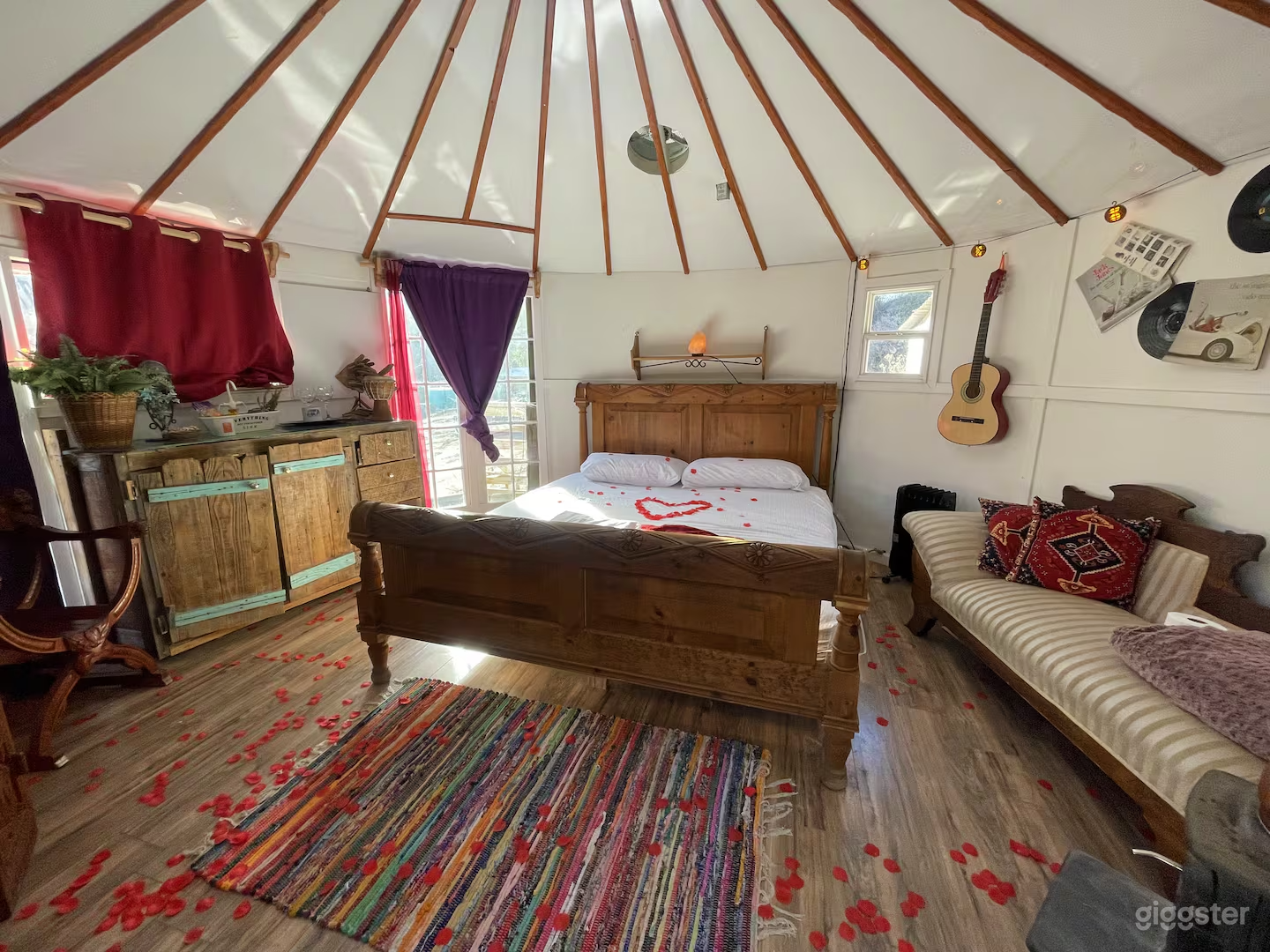 High Desert Yurt with Mountain Views Photo 4