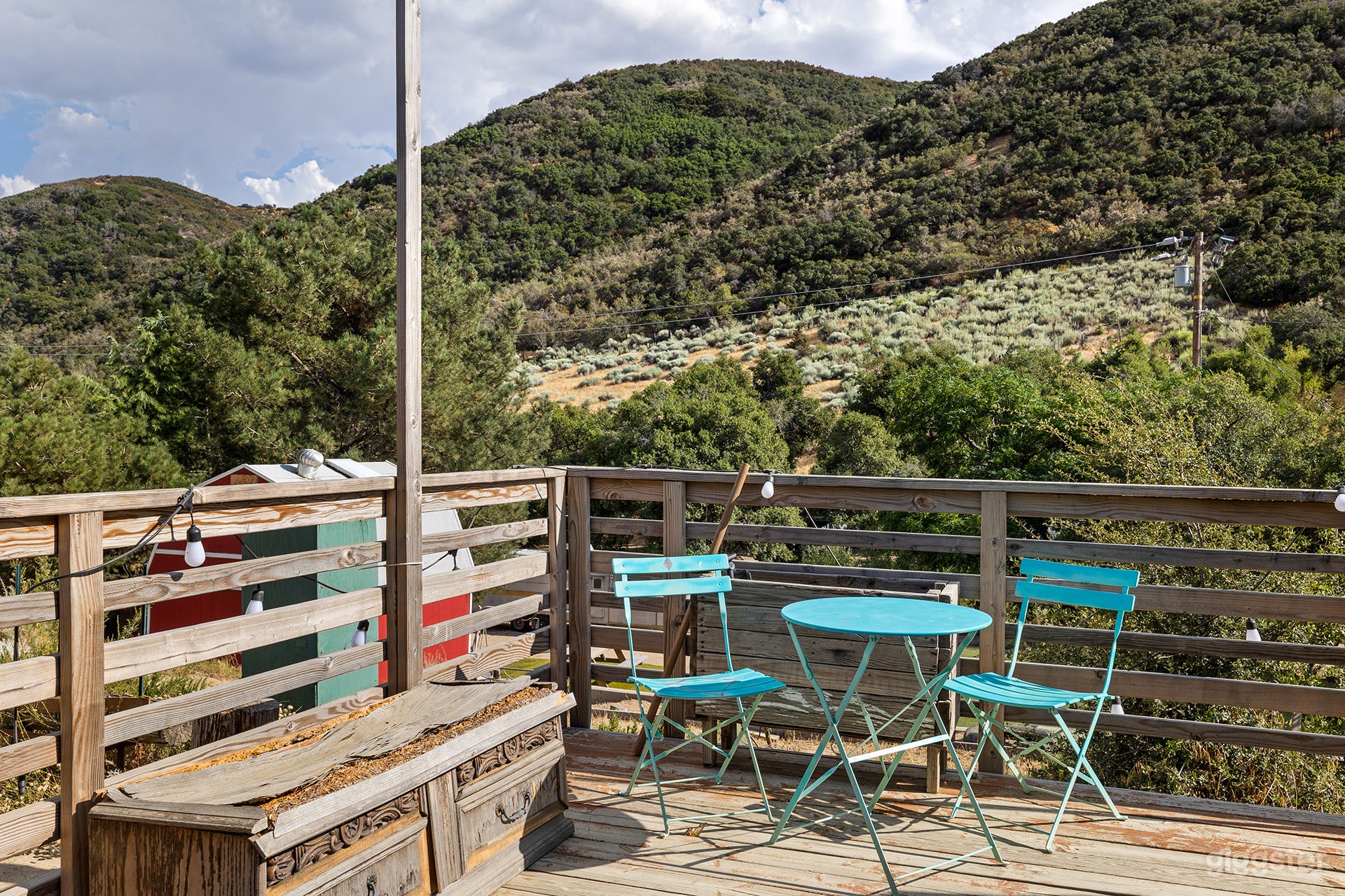 High Desert Yurt with Mountain Views Photo 3